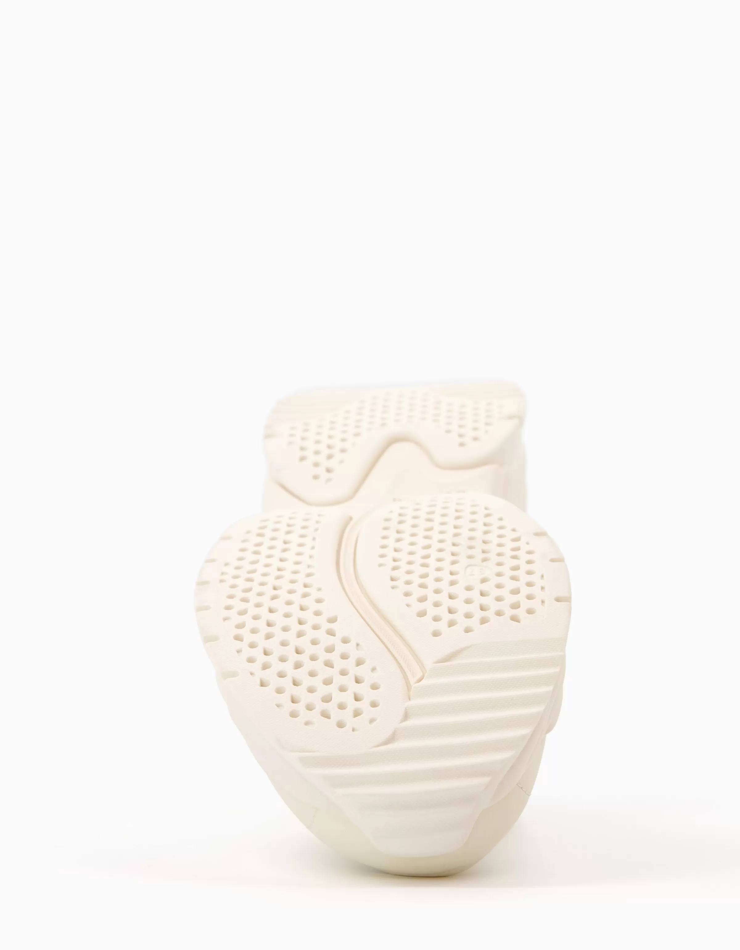 BERSHKA Scarpe Sportive Unisex in Mesh Bimateriale, Trama Aperta con Tonalità Miste - Design Fresco e Traspirante