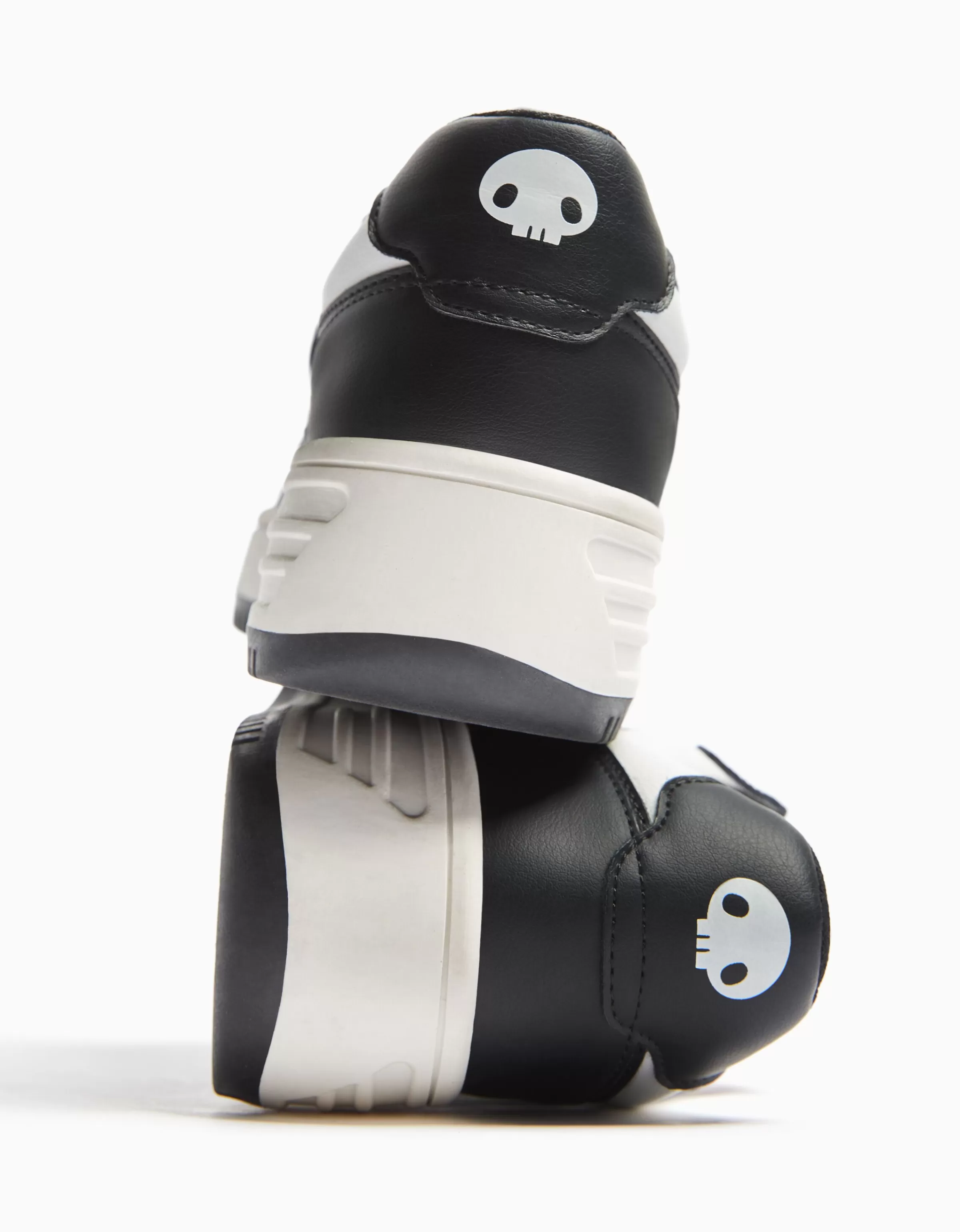 Kuromi Unisex - Scarpe Sportive Casual con Stampa Cartoon Arcobaleno - Bershka Collezione Limited Edition