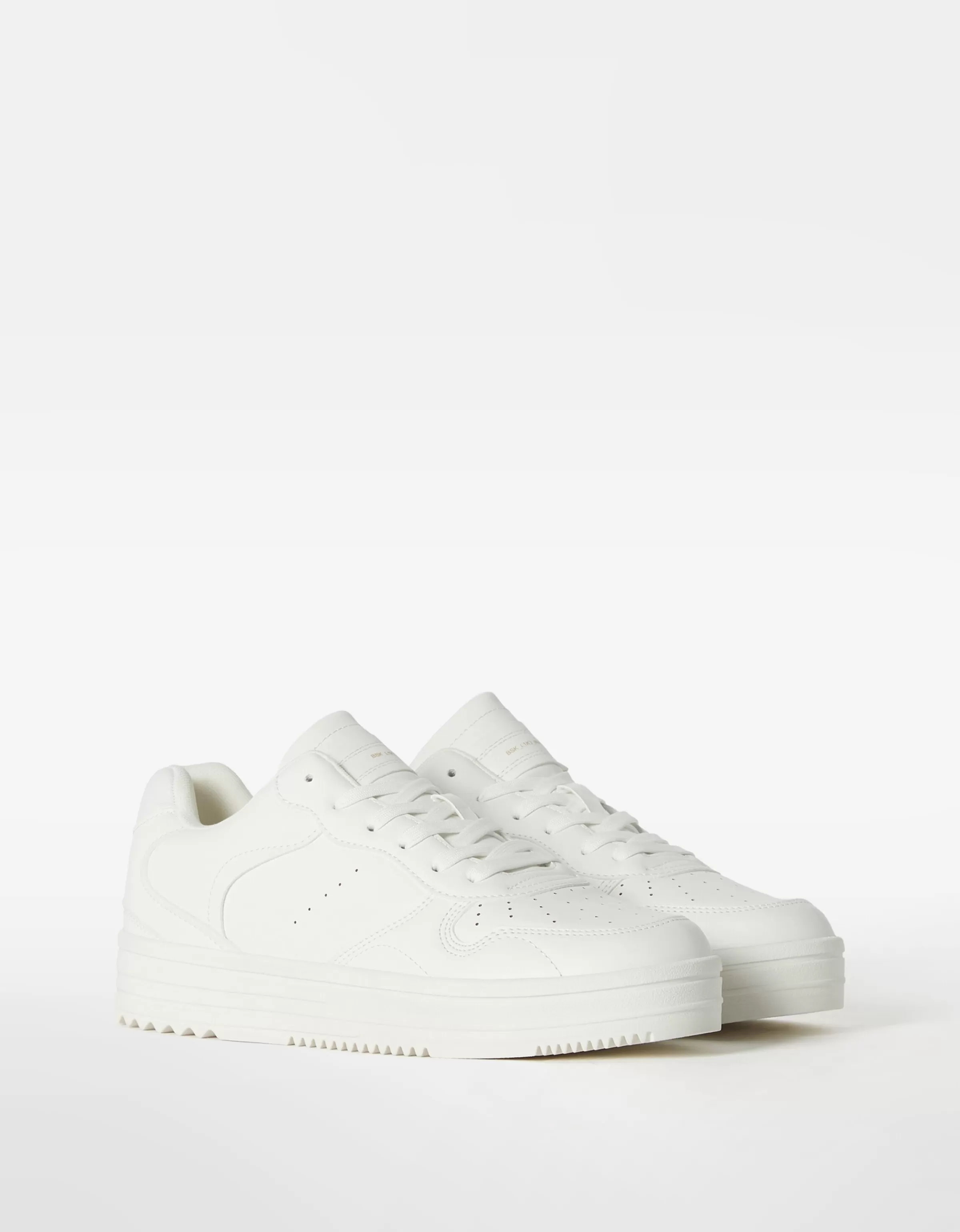 Scarpe da ginnastica BERSHKA Uomo - Sneaker multistrato in Nero Carbone con dettagli strutturati, design urbano e suola ammortizzata