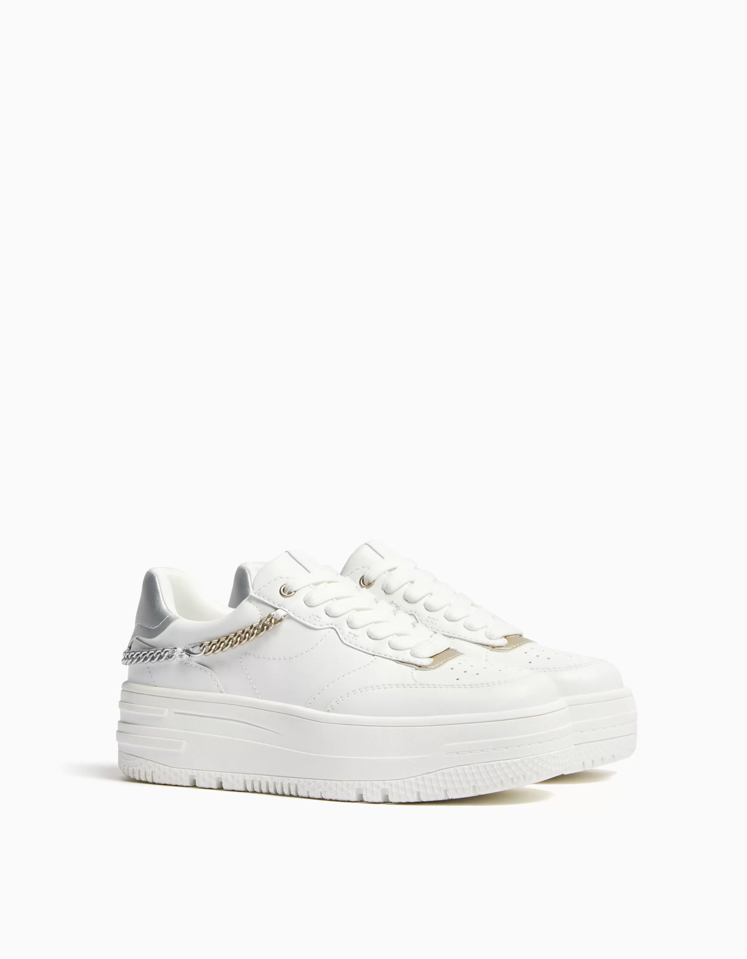Sneaker Bianche con Plateau e Dettagli Catena - Design Moderno Bershka