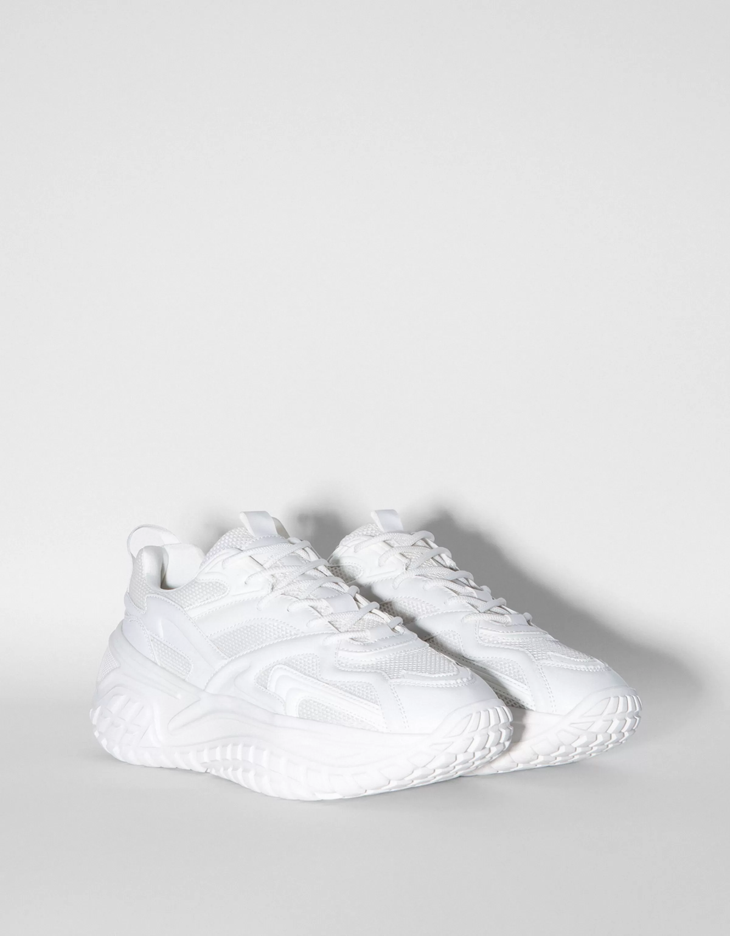 Sneaker BERSHKA Uomo Bianche a Suola Scanalata - Tra i Modelli Più Amati