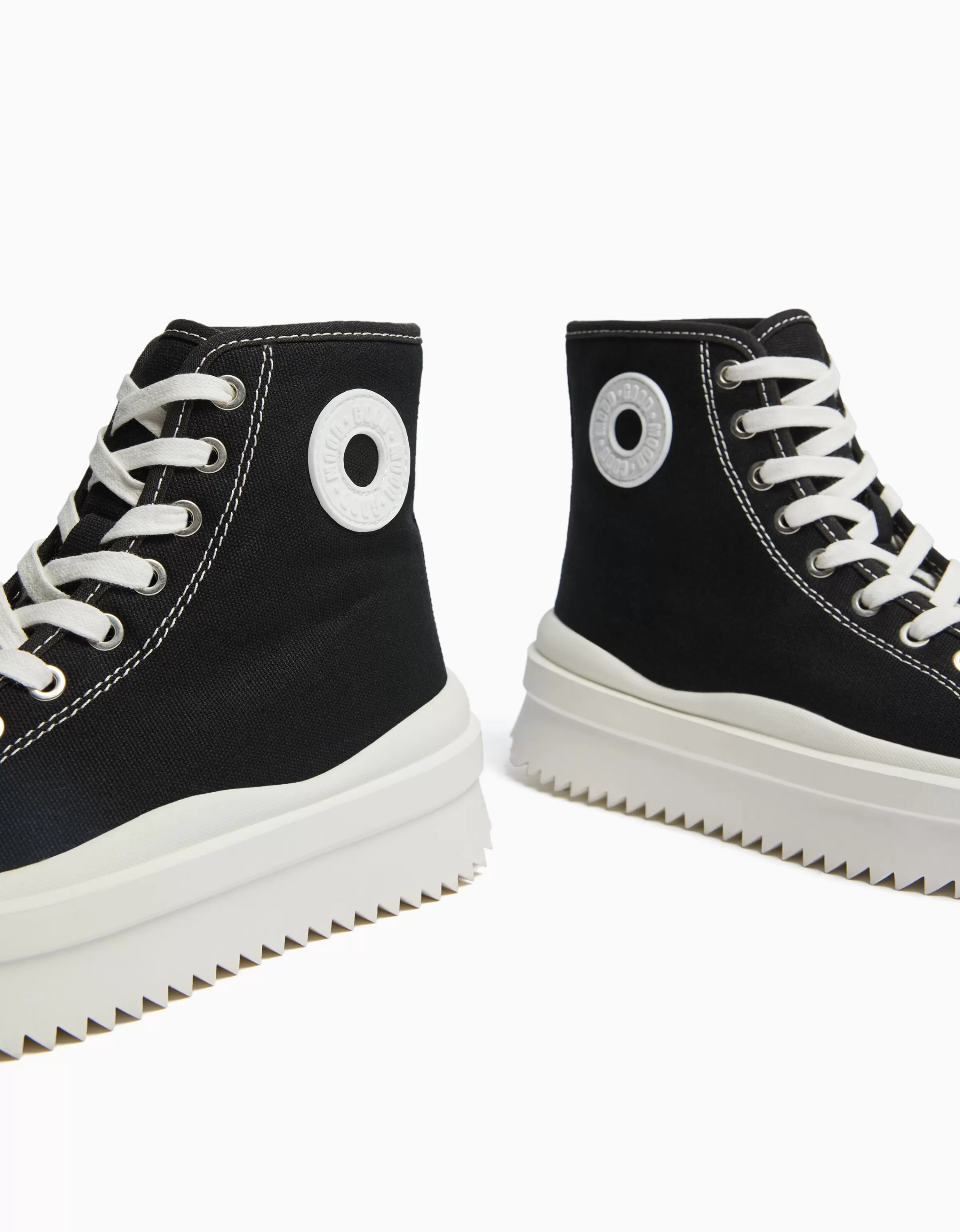 Stivaletti urbani BSK Teen con suola rialzata - Nero intenso | Bershka