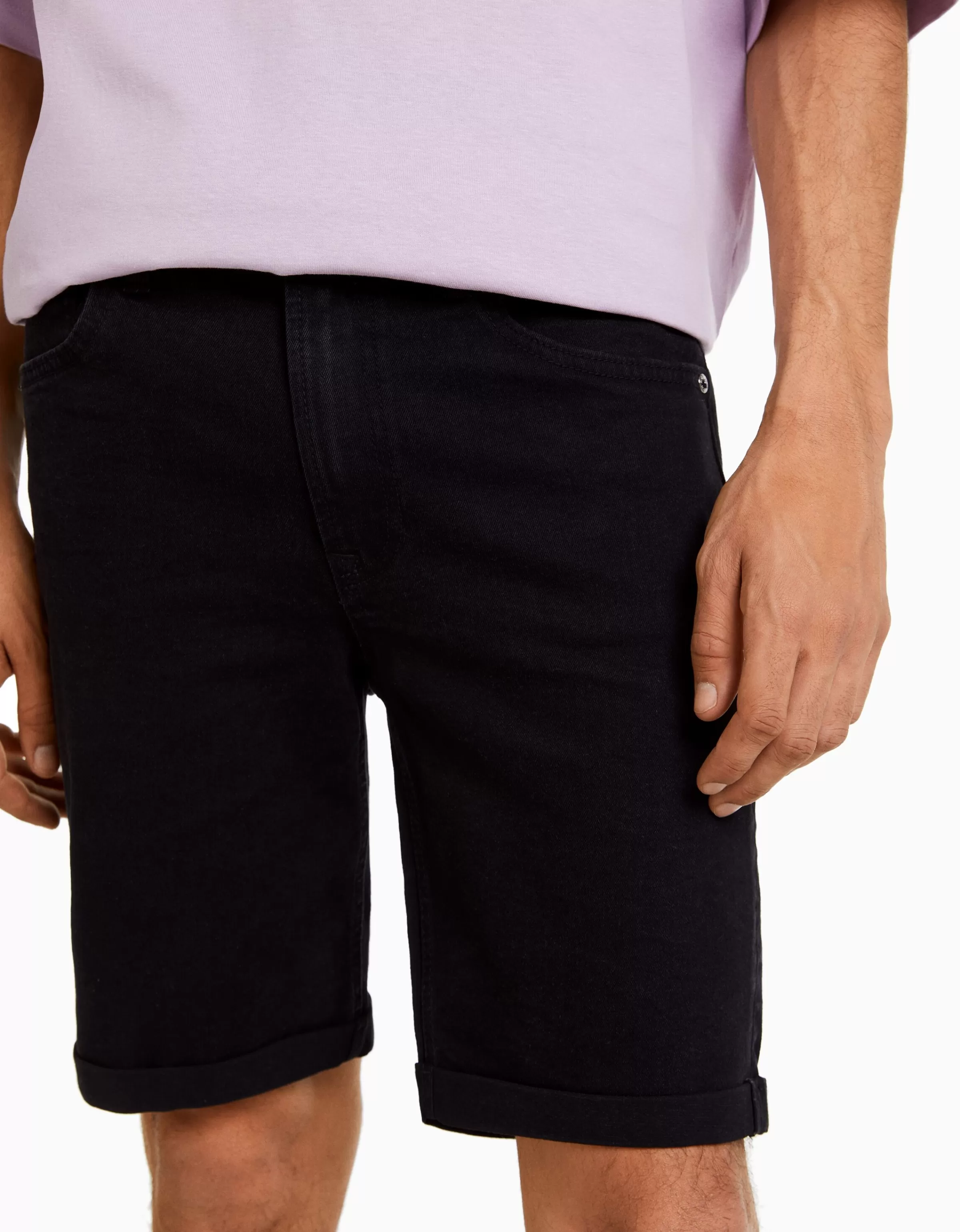 BERSHKA Short jeans moda skinny con orlo arrotolato blu scuro - ideali per look estivi casual
