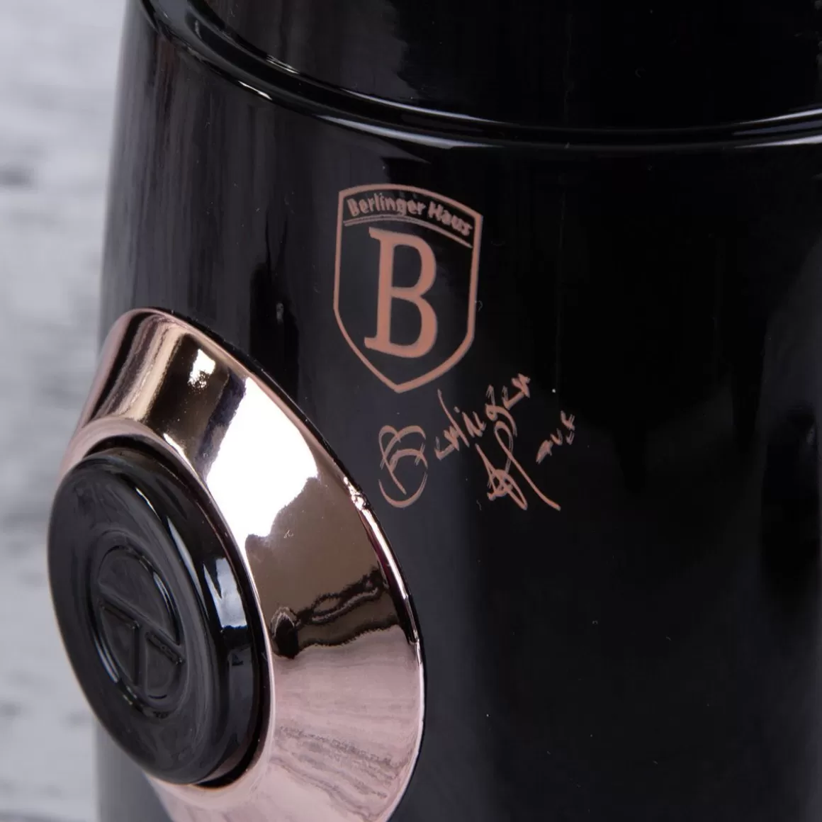 Frullatore Elettrico BERLINGER HAUS 250W - Design Rosa Nera/Monaco, Capacità 0.4L - Perfetto per Smoothie e Preparazioni Gourmet