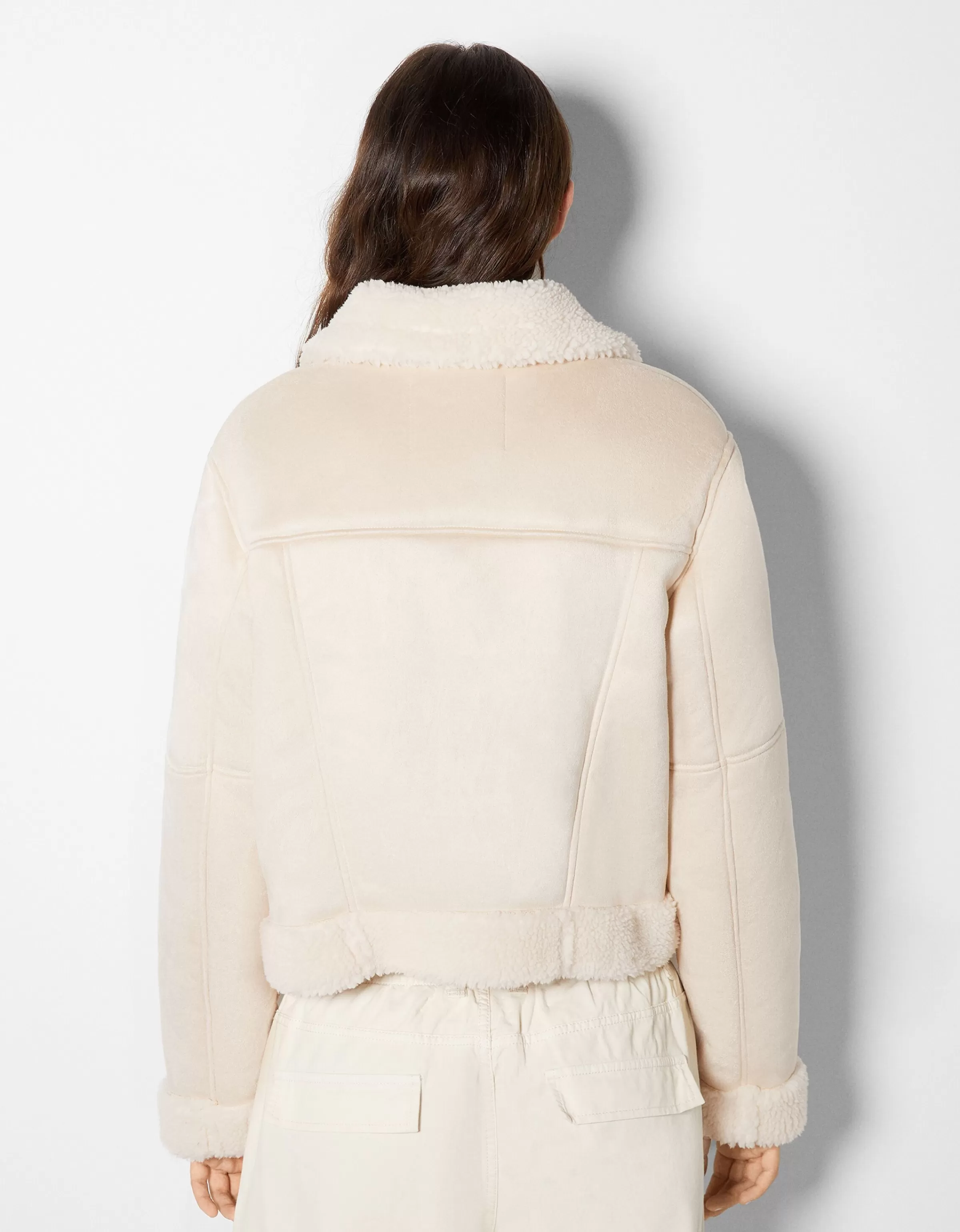 Giubbotto Biker Corto Reversibile in Ecopelle Scamosciata - Bianco Avorio Iconico Bershka