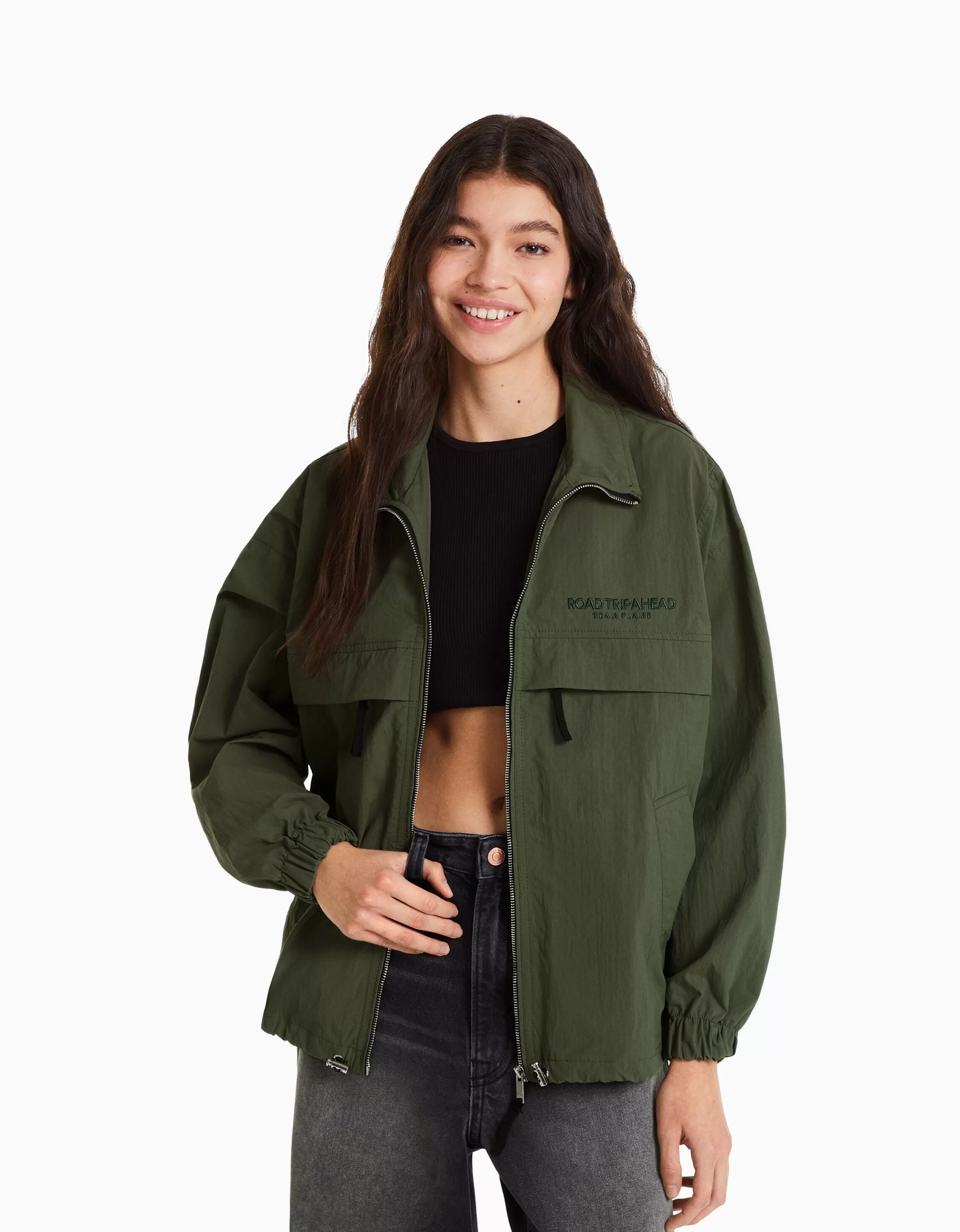 Giubbotto urban style Bershka in nylon robusto con tasche laterali - Verde militare