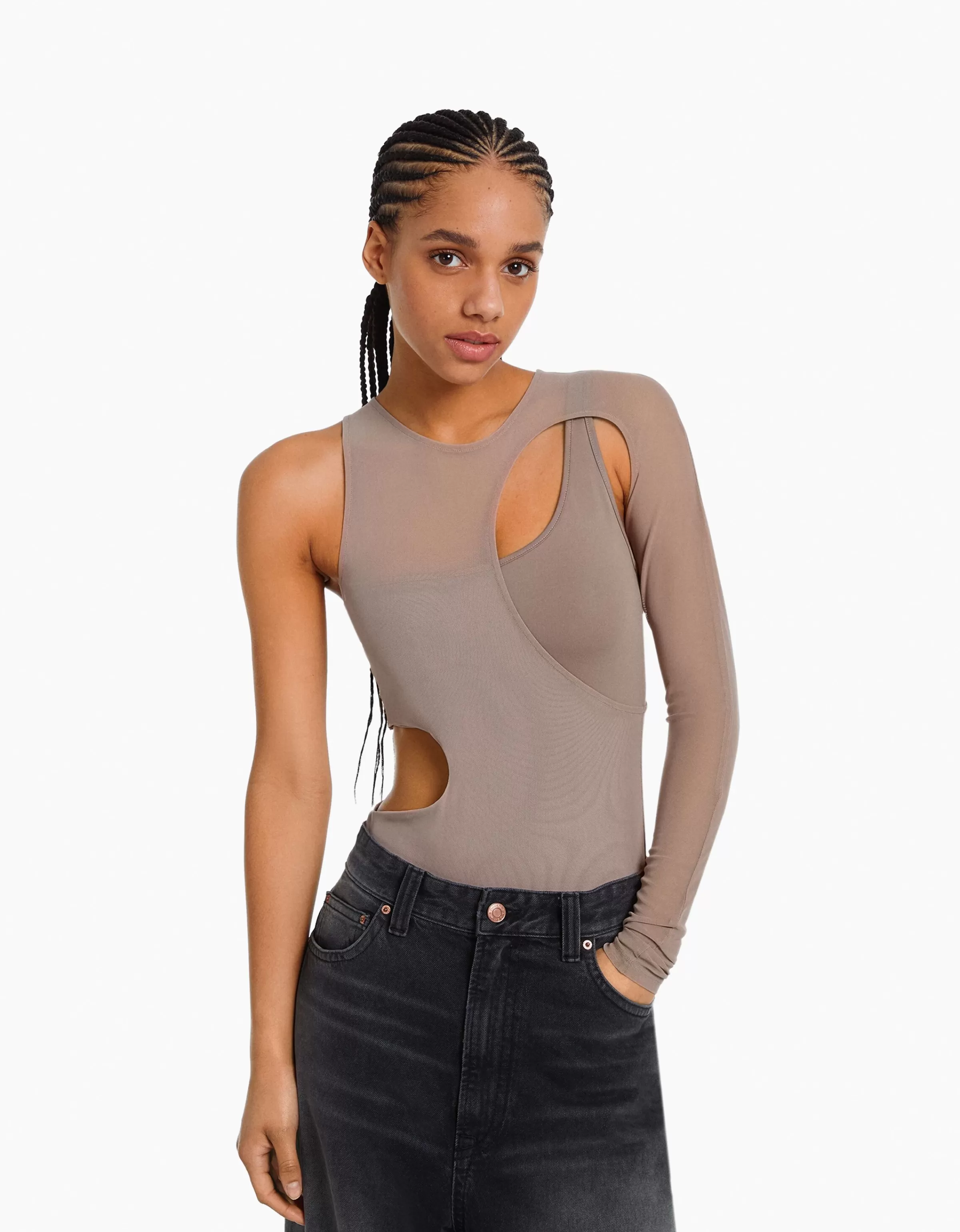BERSHKA Body in tulle con maniche lunghe asimmetriche - Grigio nebbia