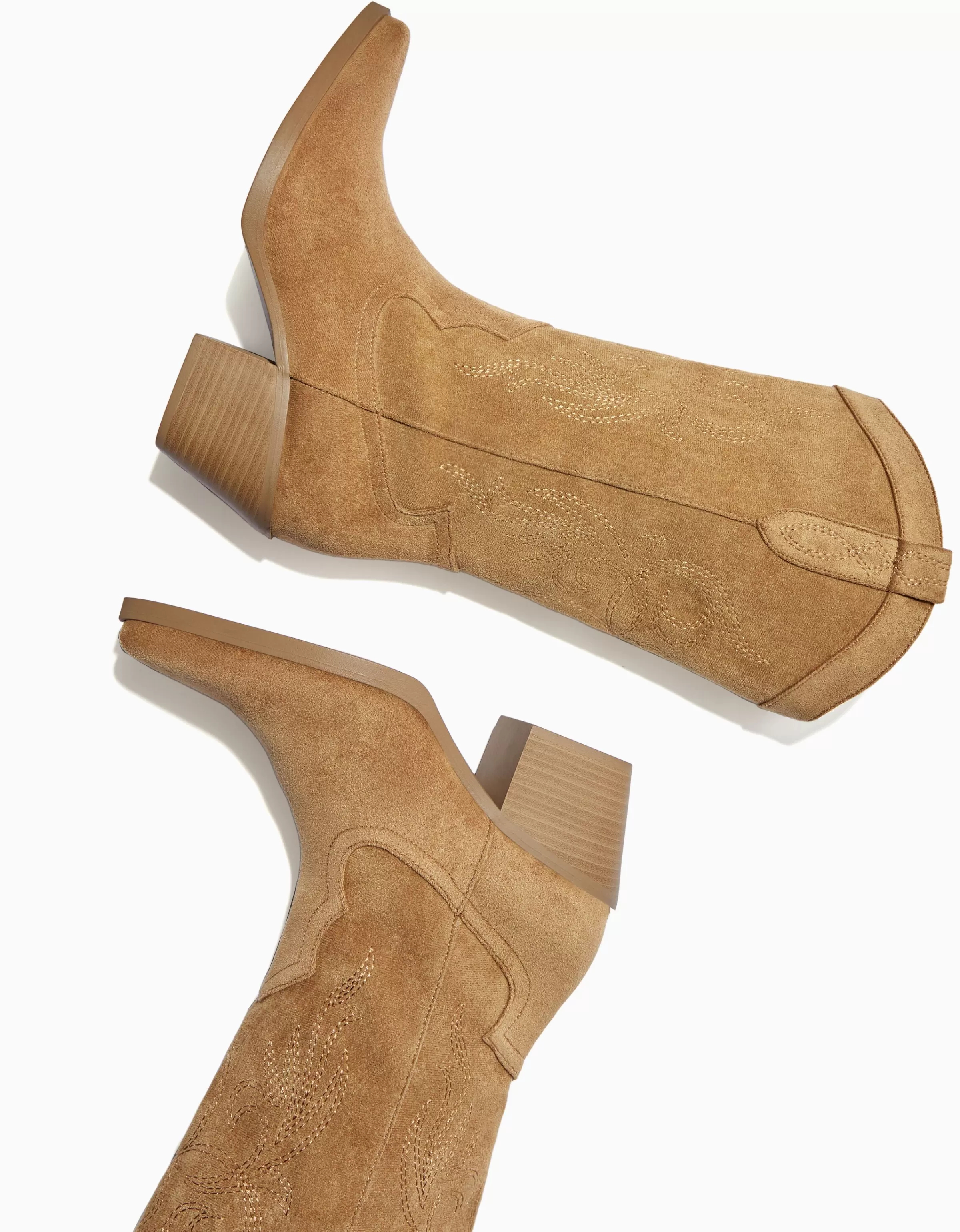 Stivali BERSHKA con tacco - Design western contemporaneo in nuance sabbia

（：，