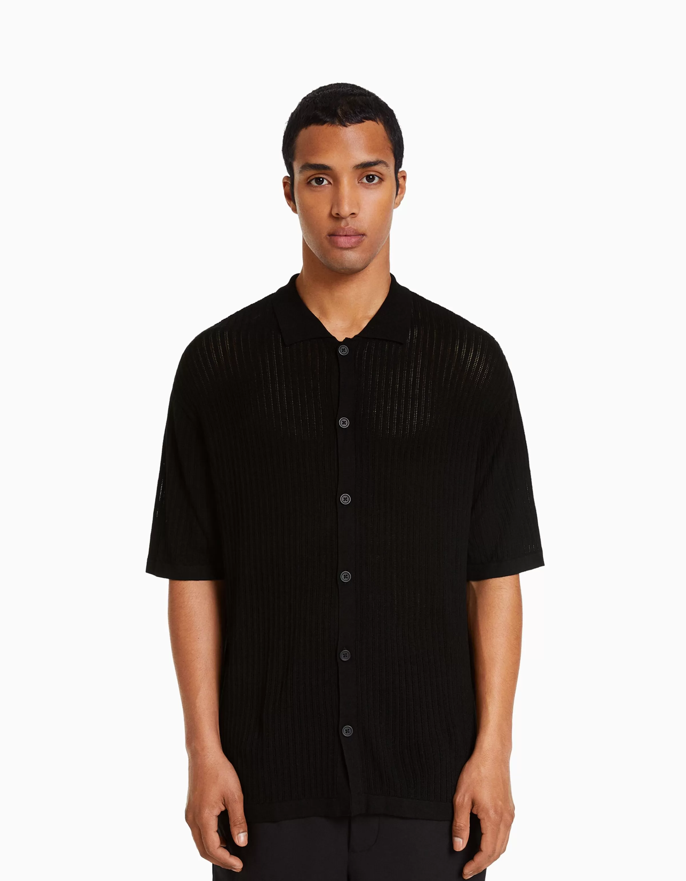 BERSHKA Camicia Femminile Nera con Manica Corta e Ricamo Traforato, Design Essenziale