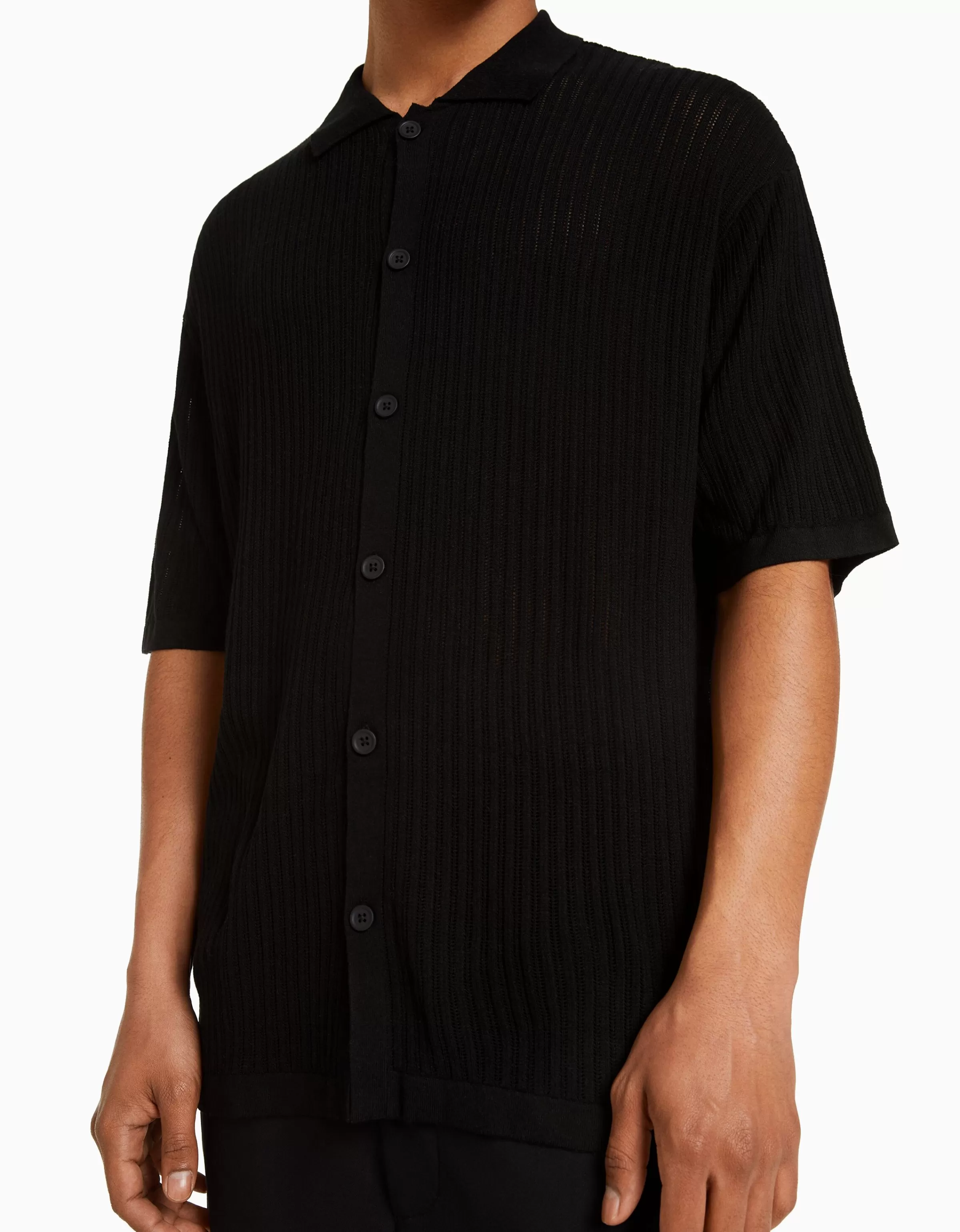 BERSHKA Camicia Femminile Nera con Manica Corta e Ricamo Traforato, Design Essenziale