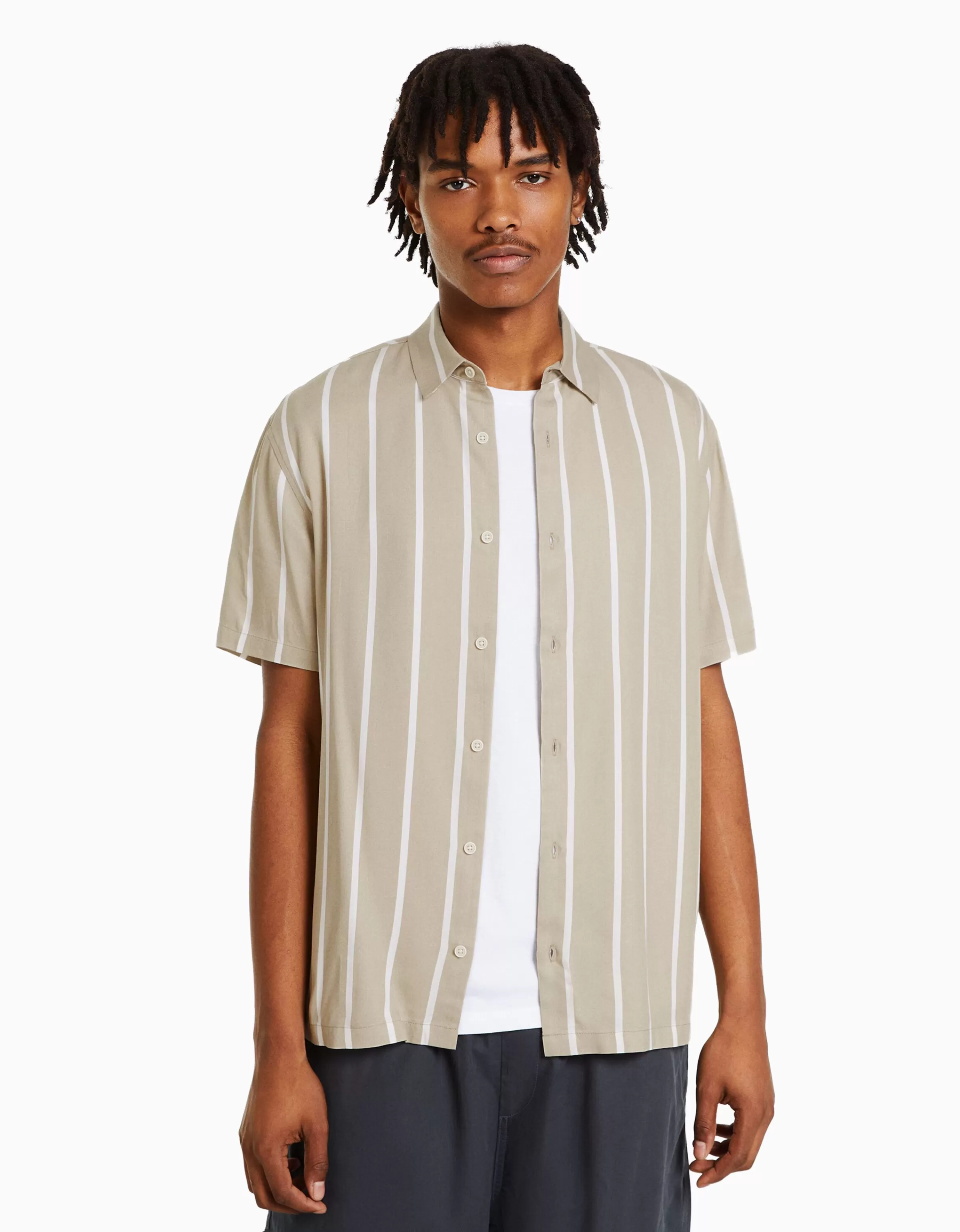 BERSHKA Camicia Casual a Righe - Maniche Corte in Sergé Bianco&Nero per Stile Essenziale  

，：  
1.   
2. &  
3. 