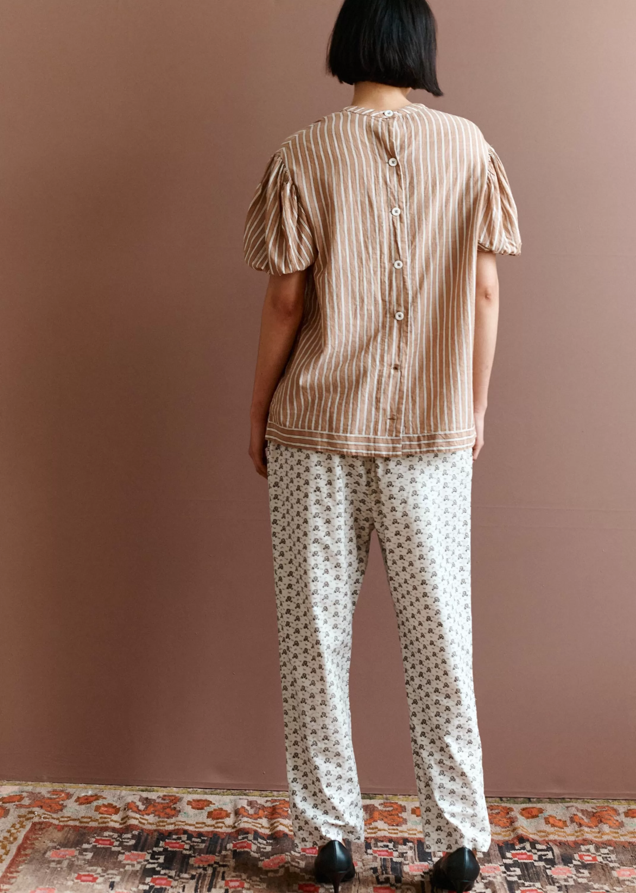 Camicia Elegante con Dettaglio Righe Beige CARAMEL - Moda Giovani
