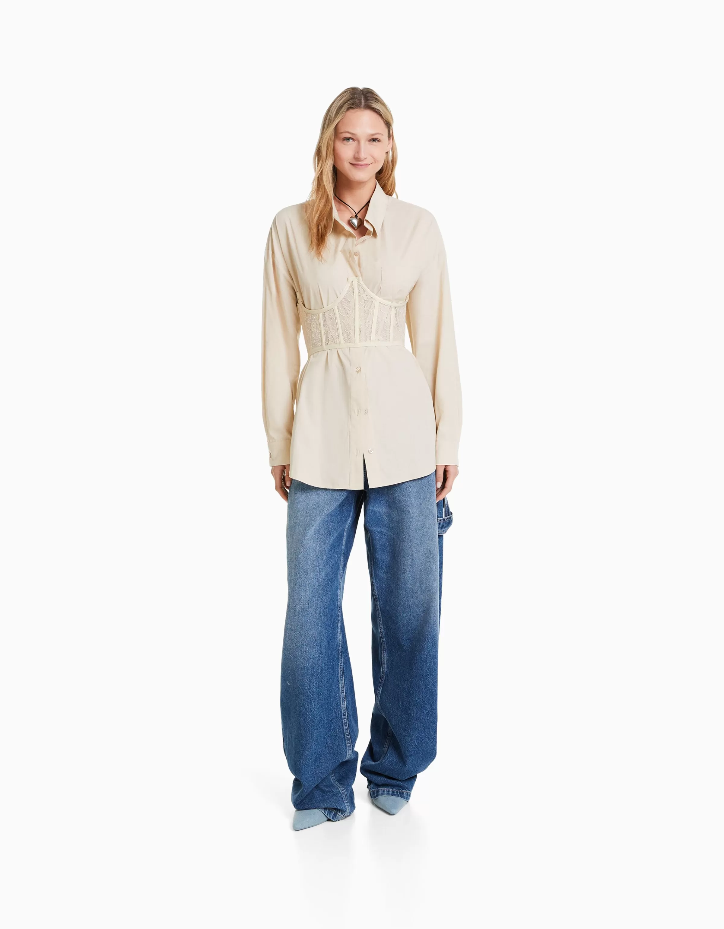 Fascia modellante BERSHKA con dettagli in pizzo - Nero intenso per un look seducente