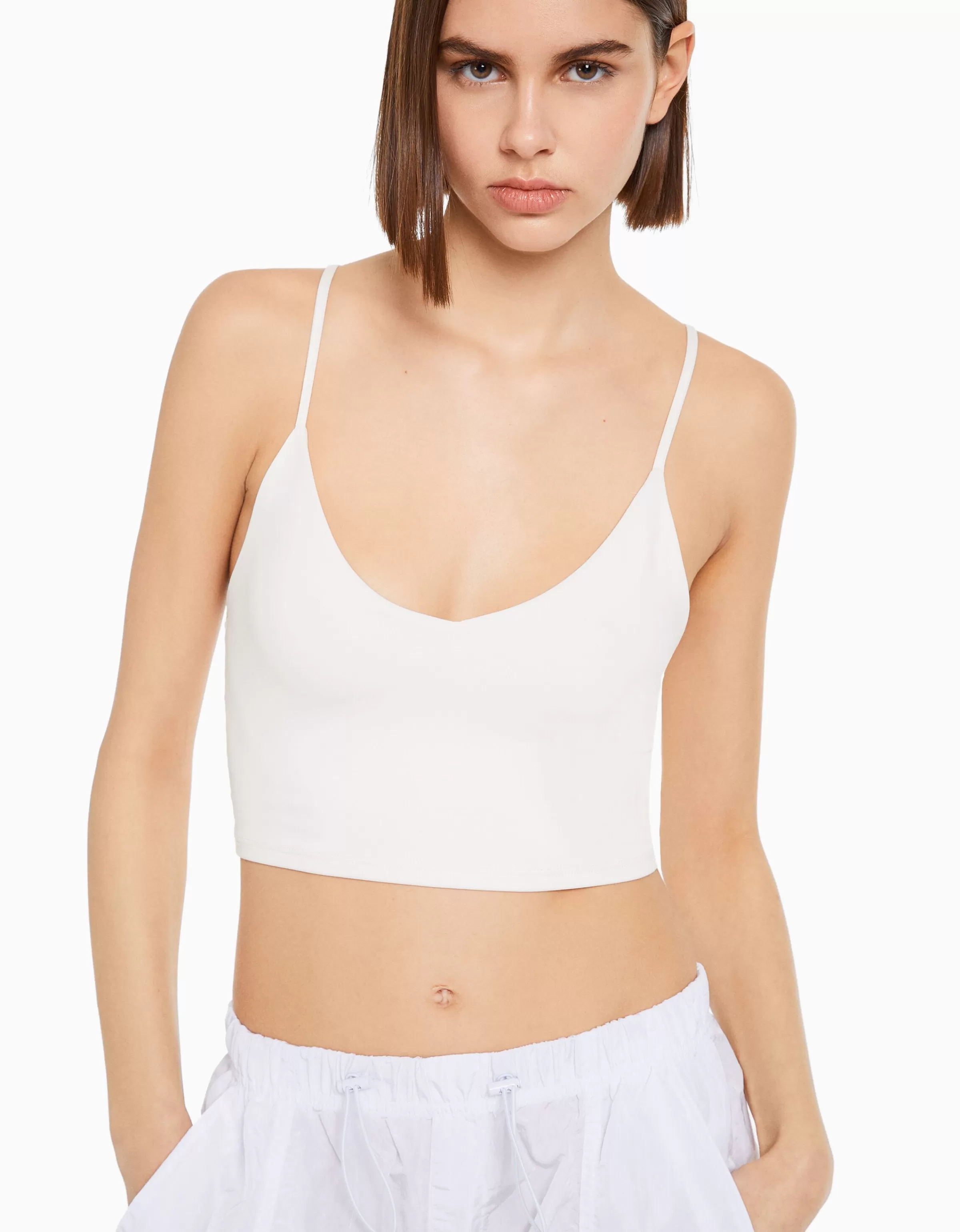 BERSHKA Top e corsetti in stile crop con spalline sottili - Bianco perfetto per look casual chic