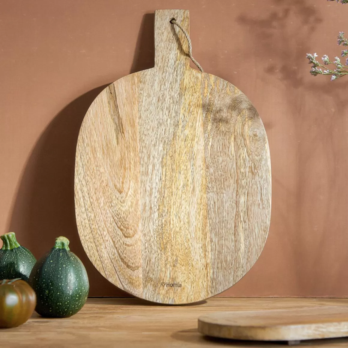 Tagliere in Legno di Mango Naturale con Maniglia Integrata - Formato 42x27 cm HOMLA