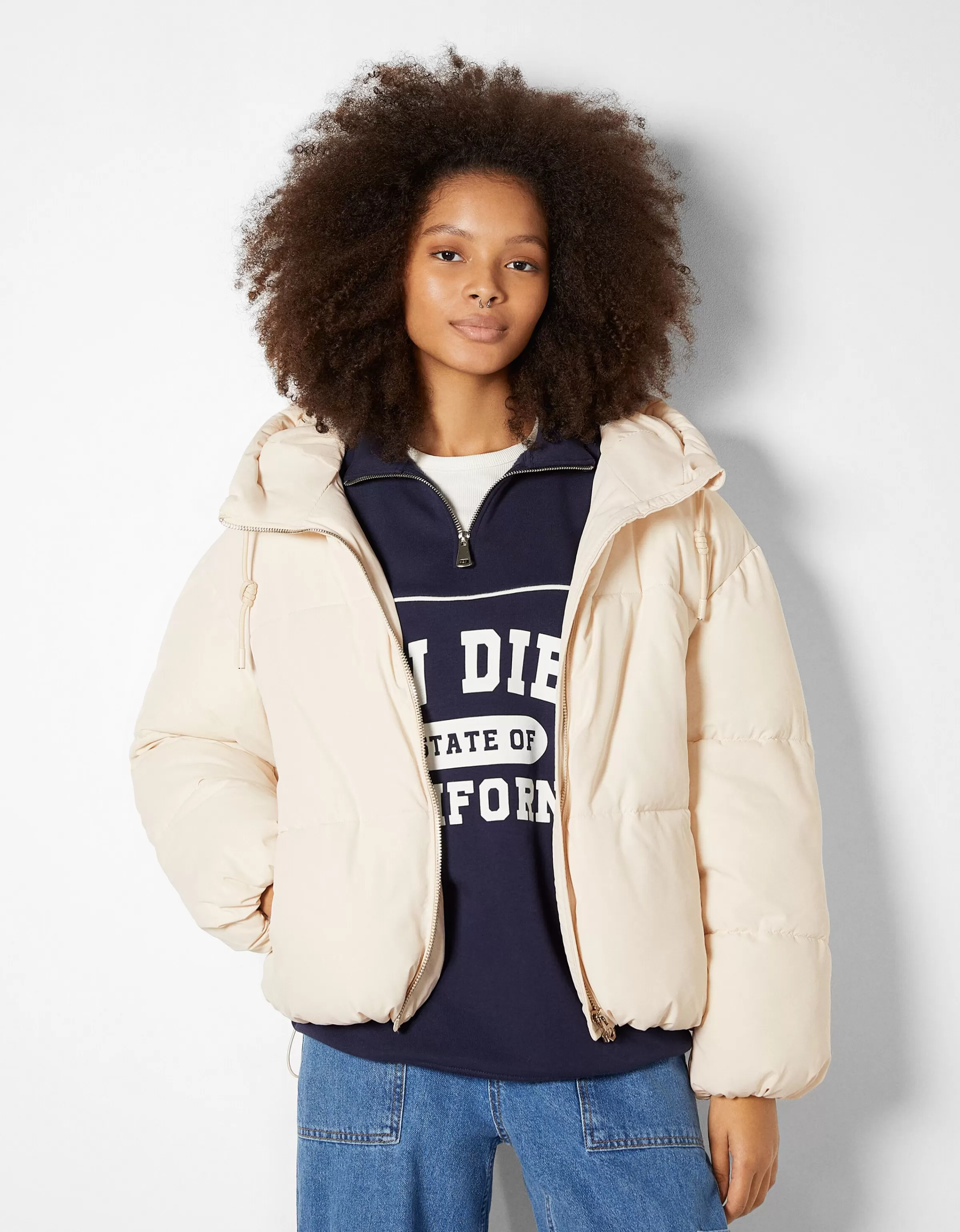 BERSHKA Giubbotto Teen BSK Oversize con Cappuccio - Morbido Piumino Marrone per Stile Casual Invernale