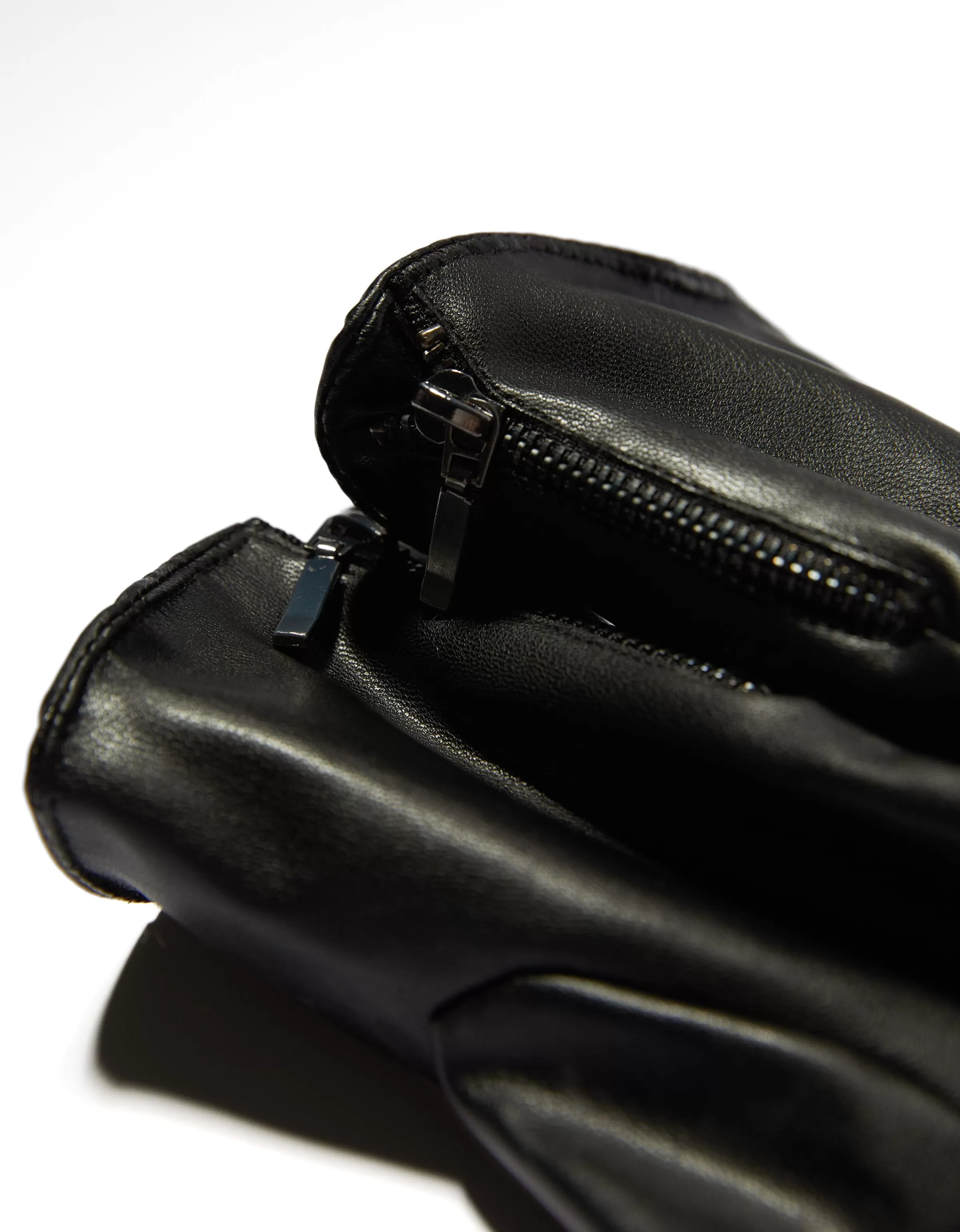 BERSHKA Guanti in Similpelle con Cerniera - Nero Opaco con Dettaglio Lampo Stile Urban