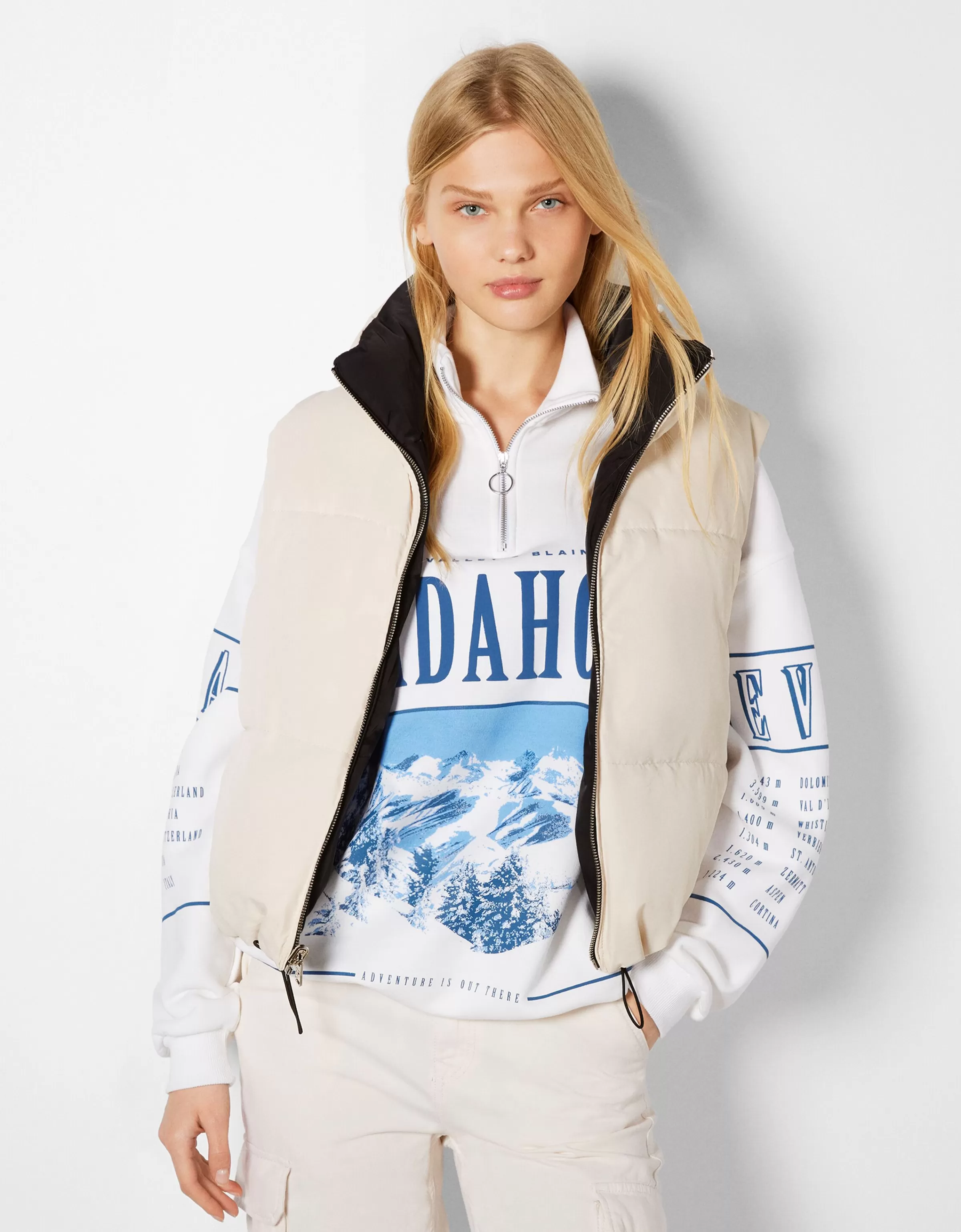 BERSHKA Gilè Reversibile Corto Senza Maniche - Doppia Faccia in Tinta Granata