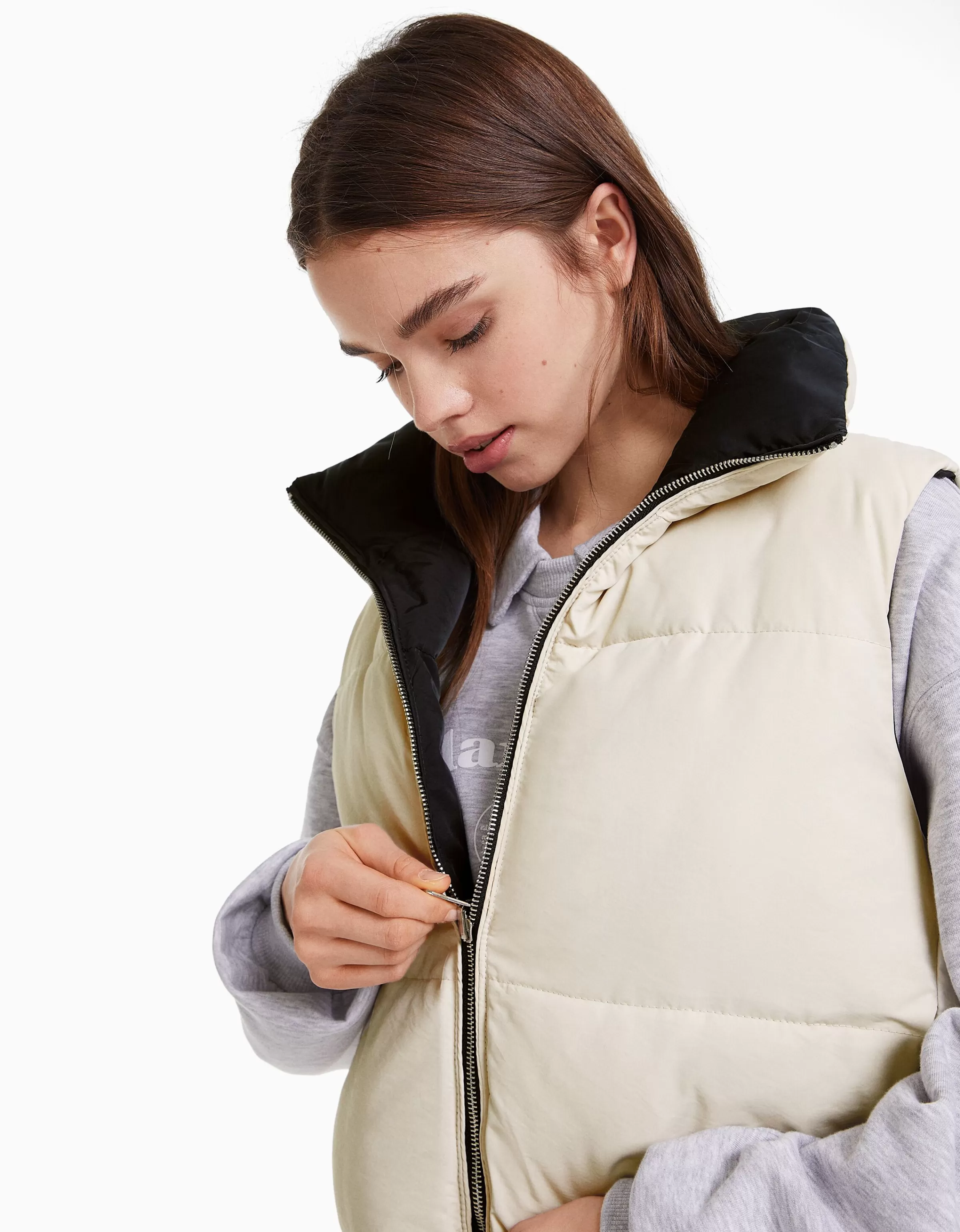 BERSHKA Teen BSK - Gilet senza maniche reversibile a vita corta in tessuto leggero, colore Granata - Moda Giovane
