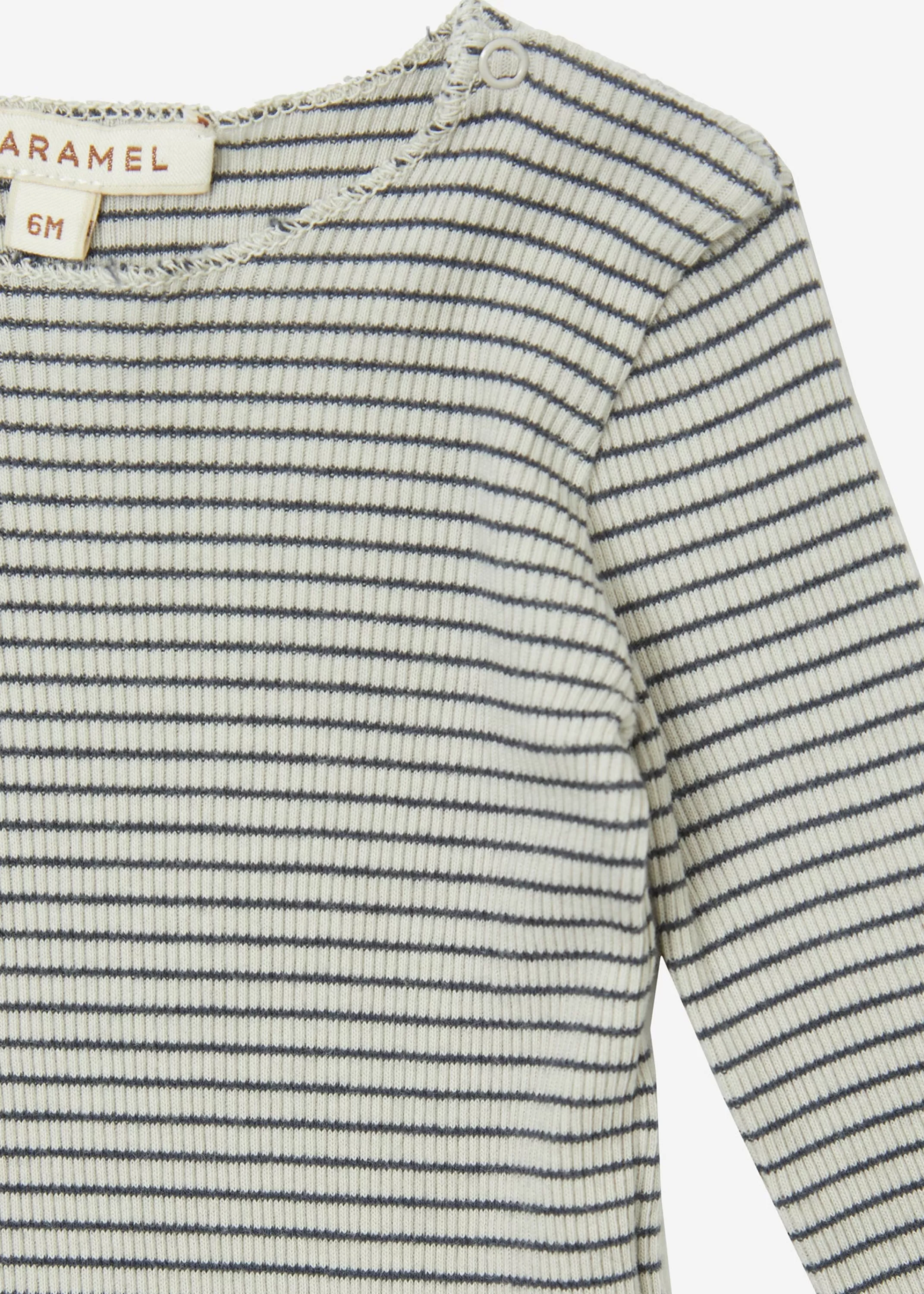 CARAMEL Hanau - Tuta Confortevole per Neonato in Righe Sabbia e Blu Marino, Design Moderno con Salopettino Integrato