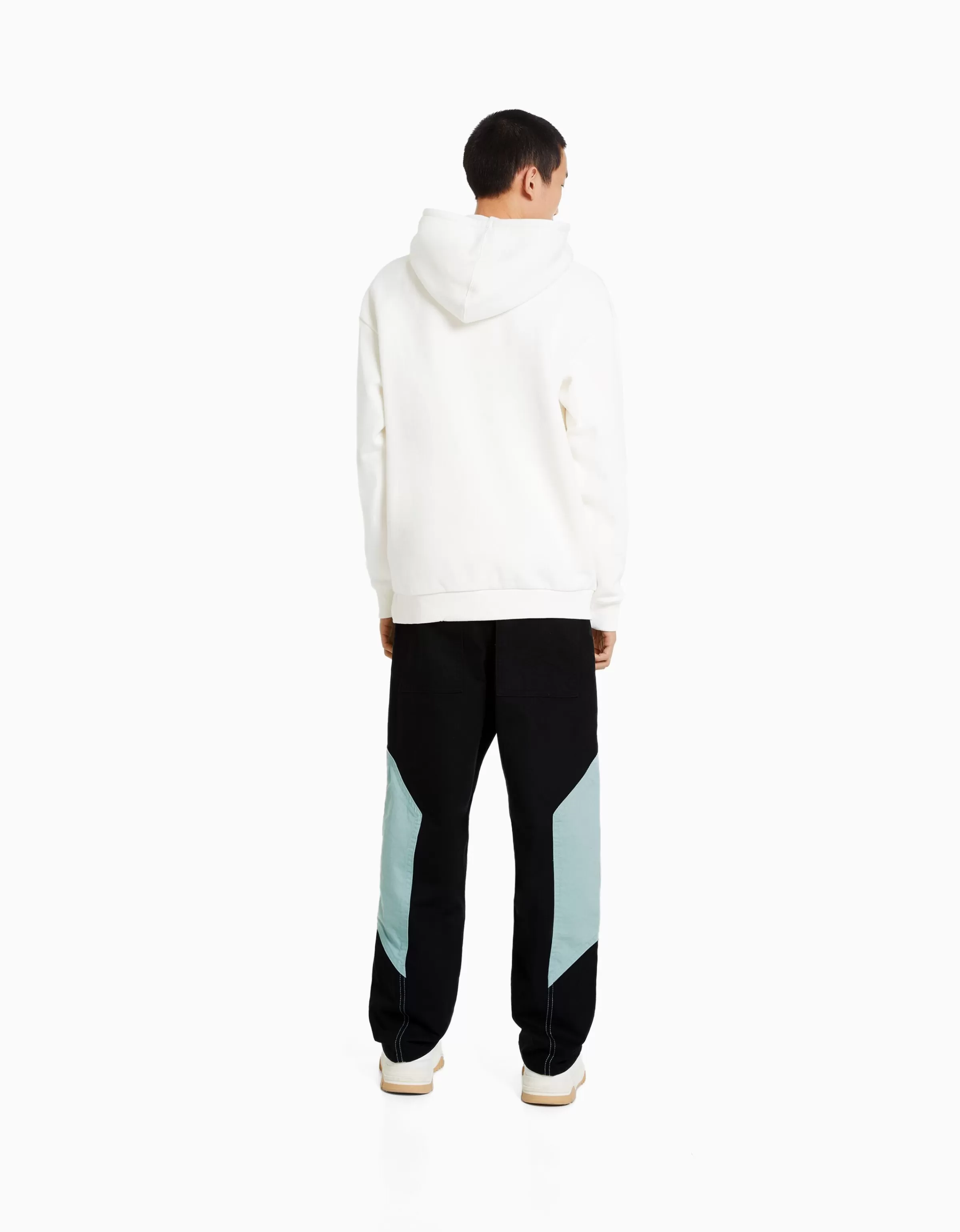 BERSHKA - Jeans baggy stile racing in blu indaco con tasconi utility, taglio comodo per look urbani casual