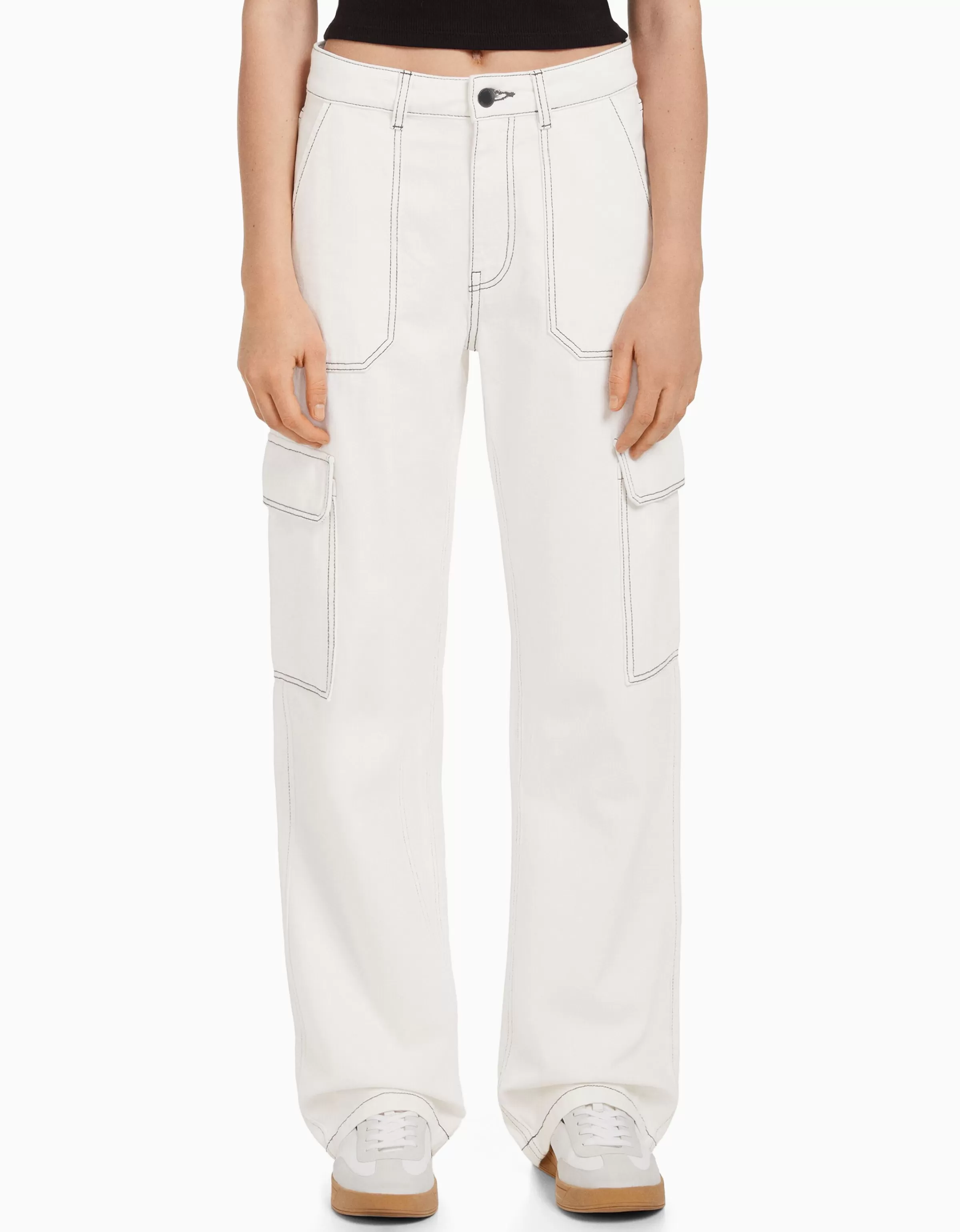 BERSHKA Cargo Dritti in Denim Lavato con Tonalità Blu Oltremare 

(：，