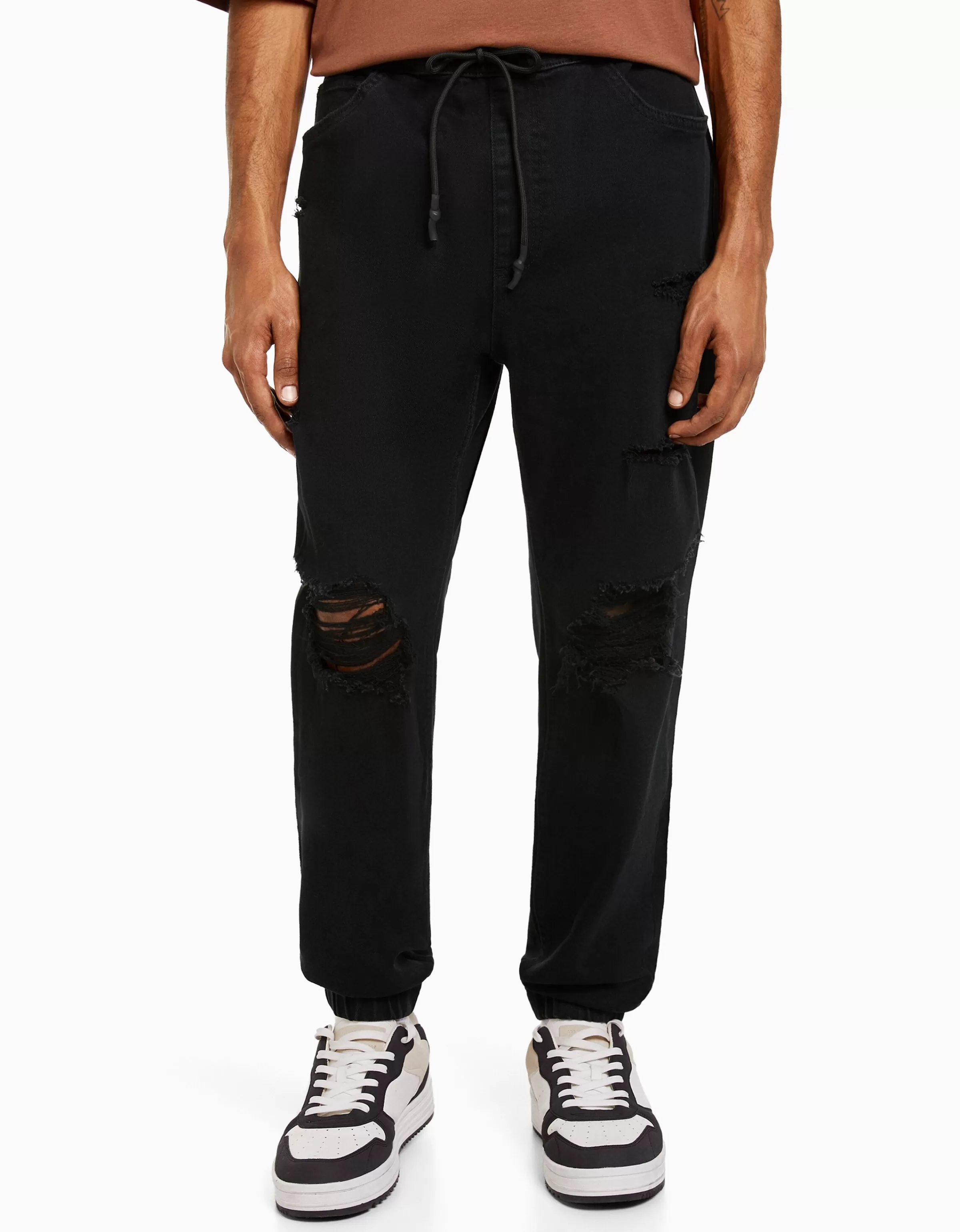 Jeans Jogger Casual BERSHKA con dettagli strappati - Blu Denim Confortevoli per un look urbano