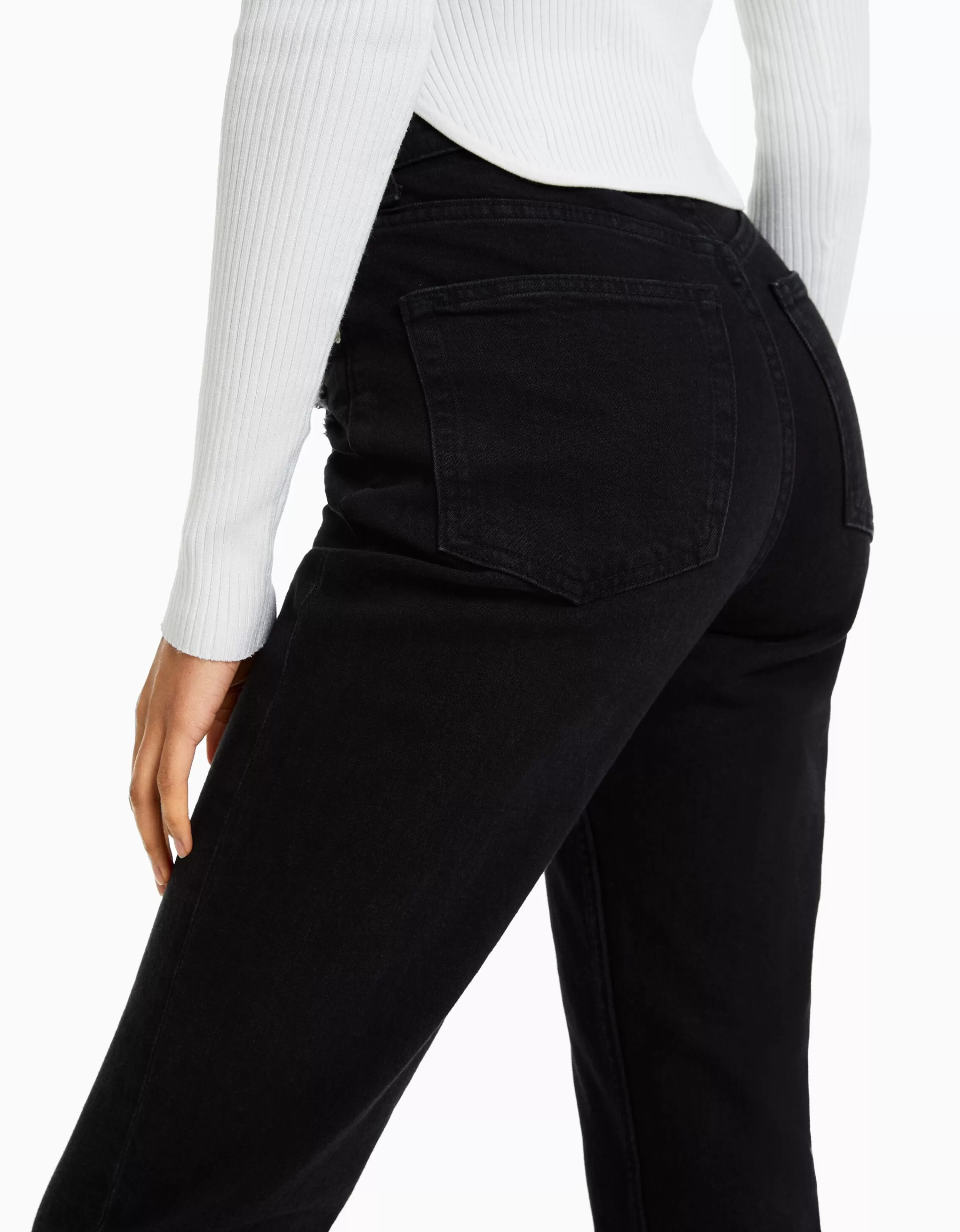 Jeans BERSHKA modello mamma aderenti casual - Blu denim sbiadito con lavaggio vintage, taglio comodo per tutti i giorni