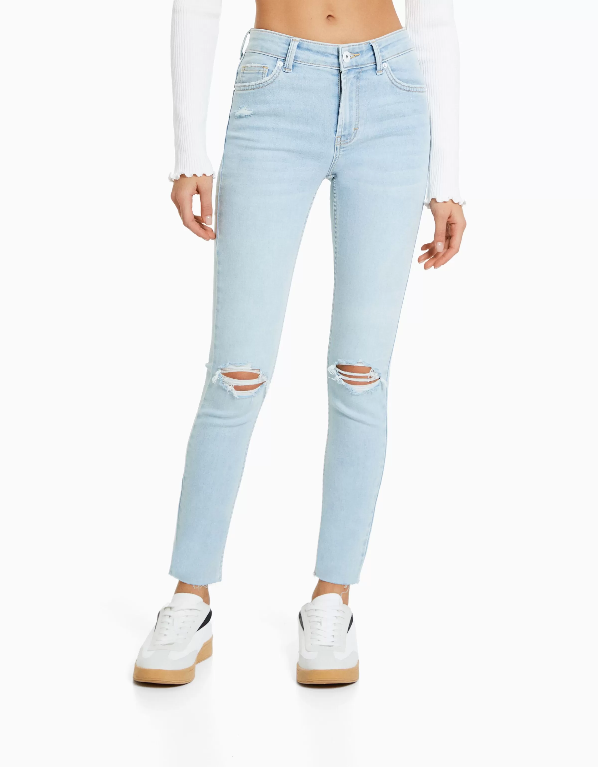 Jeans skinny BERSHKA a vita bassa - Blu denim lavaggio vintage per look retro 

(：，，，SEO。，。）