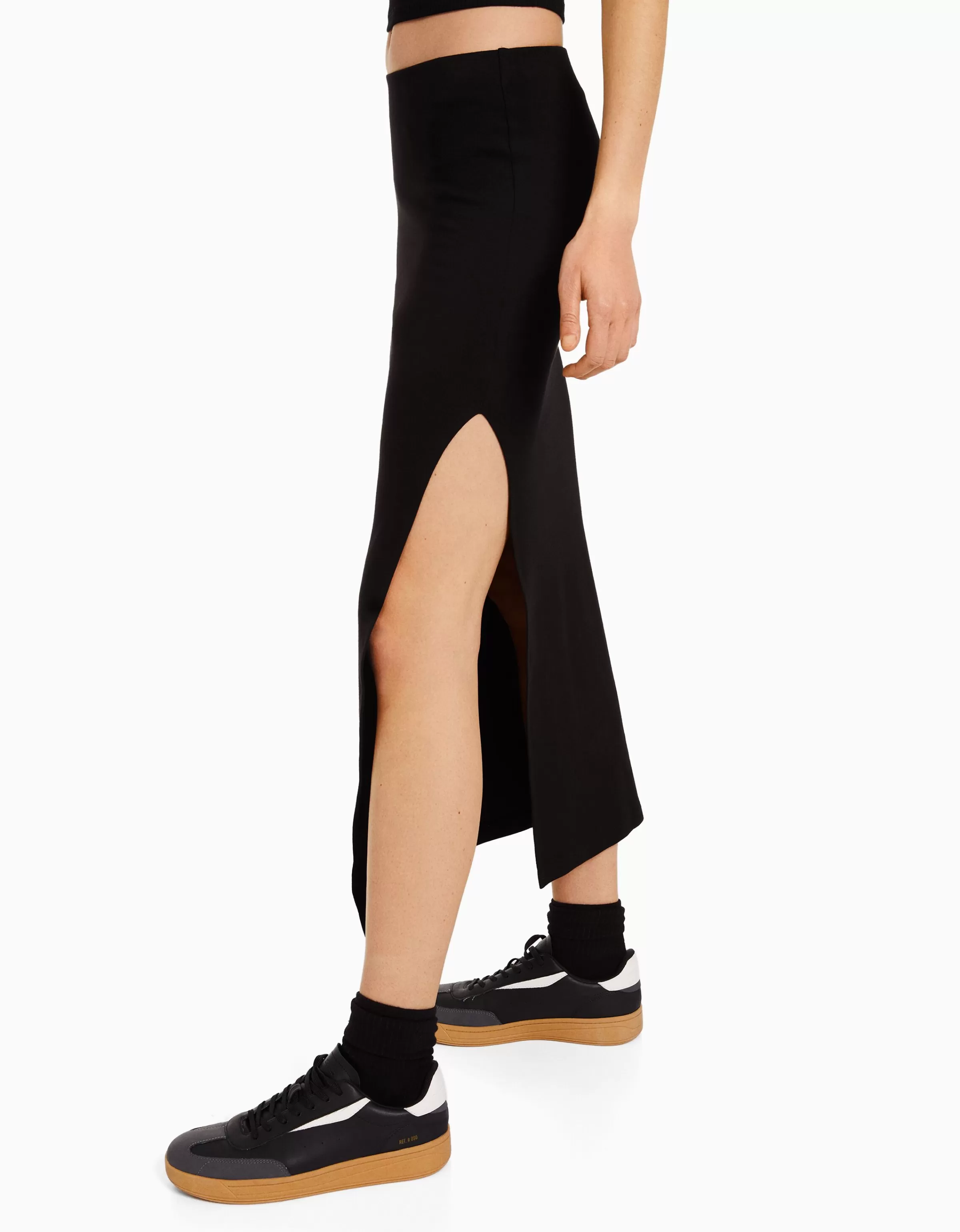 Gonna lunga in cotone nero Bershka - Modello comodo con taglio stilizzato per look quotidiani