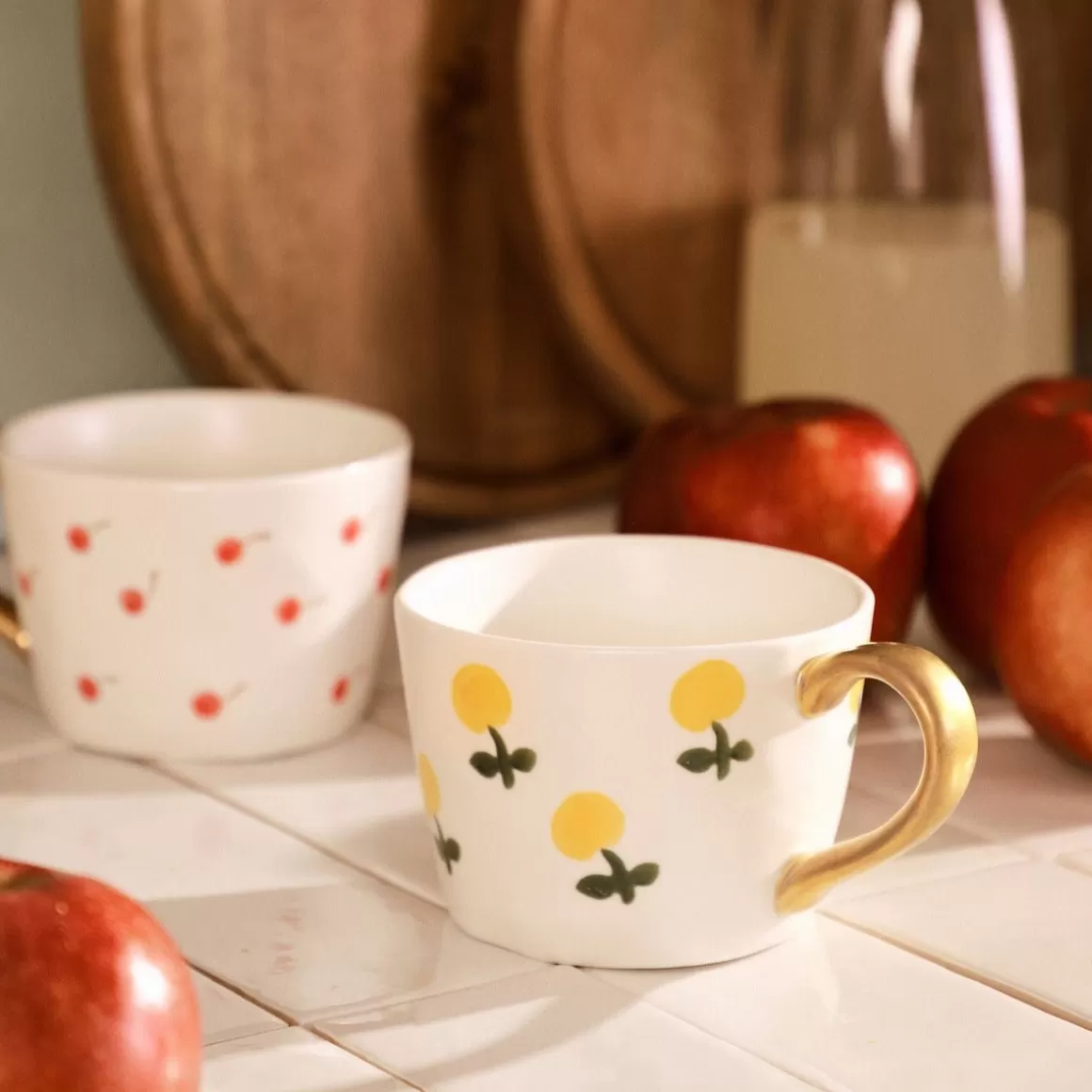 Tazza Artigianale HOMLA Frizzy - Decorata a Mano con Motivi di Limoni e Manico Dorato, Capacità 300 ml