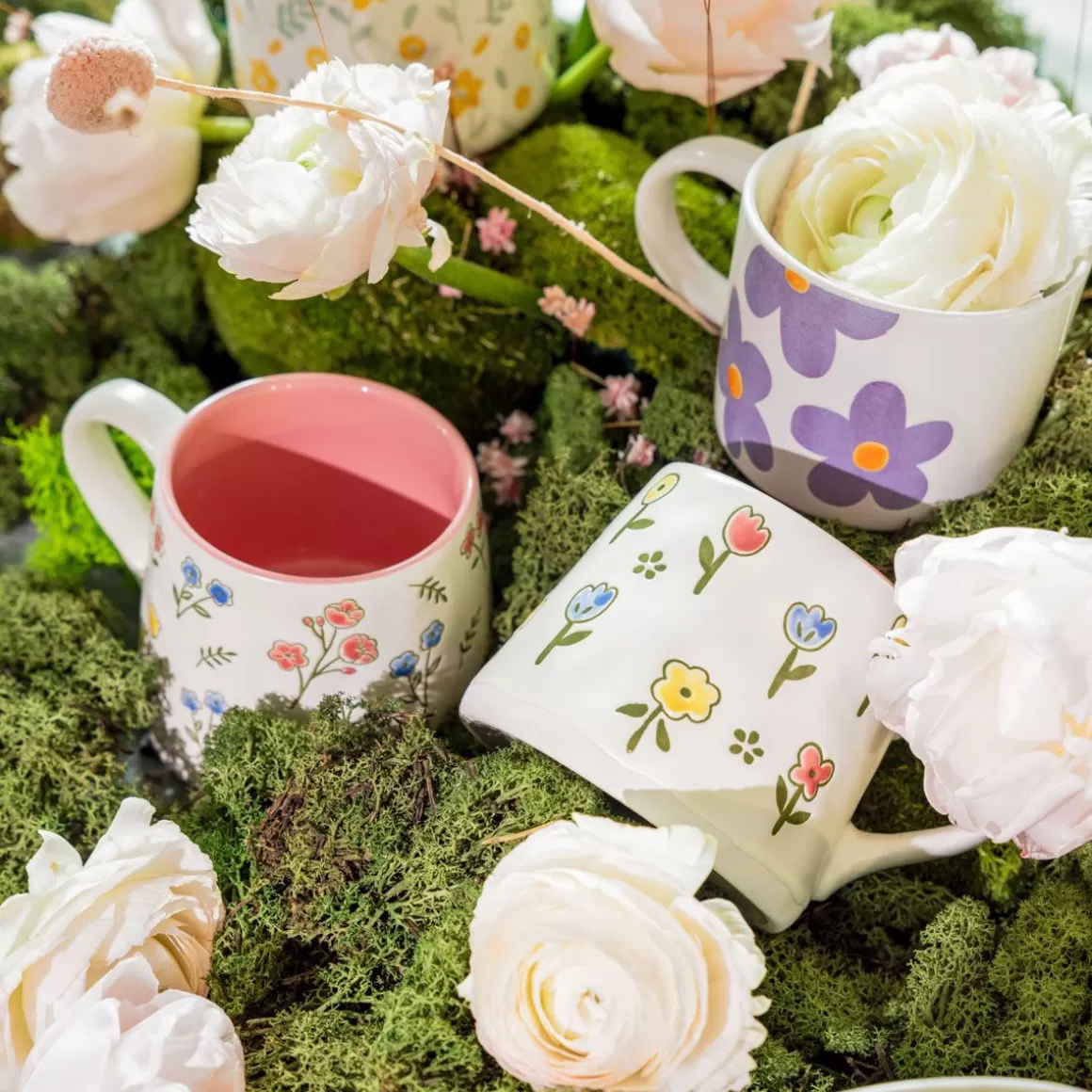 HOMLA Tazza da Caffè Gradas con Stampa Floreale Viola, Capacità 300ml - Design Elegante per Colazioni Raffinate