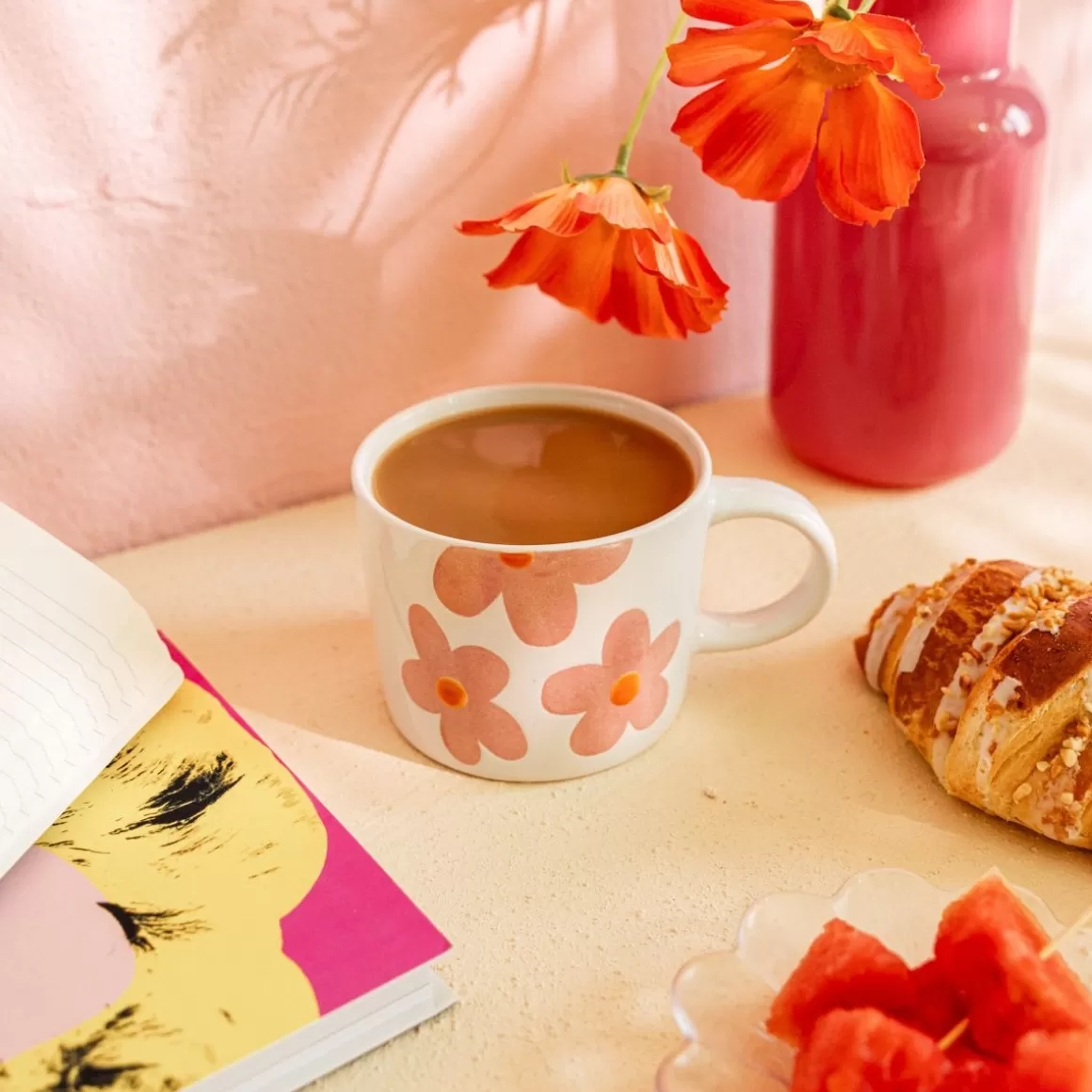 Tazza HOMLA Gradas Design Floreale con Grandi Fiori Rosa - Capacità 300 ml per Caffè e Bevande Calde