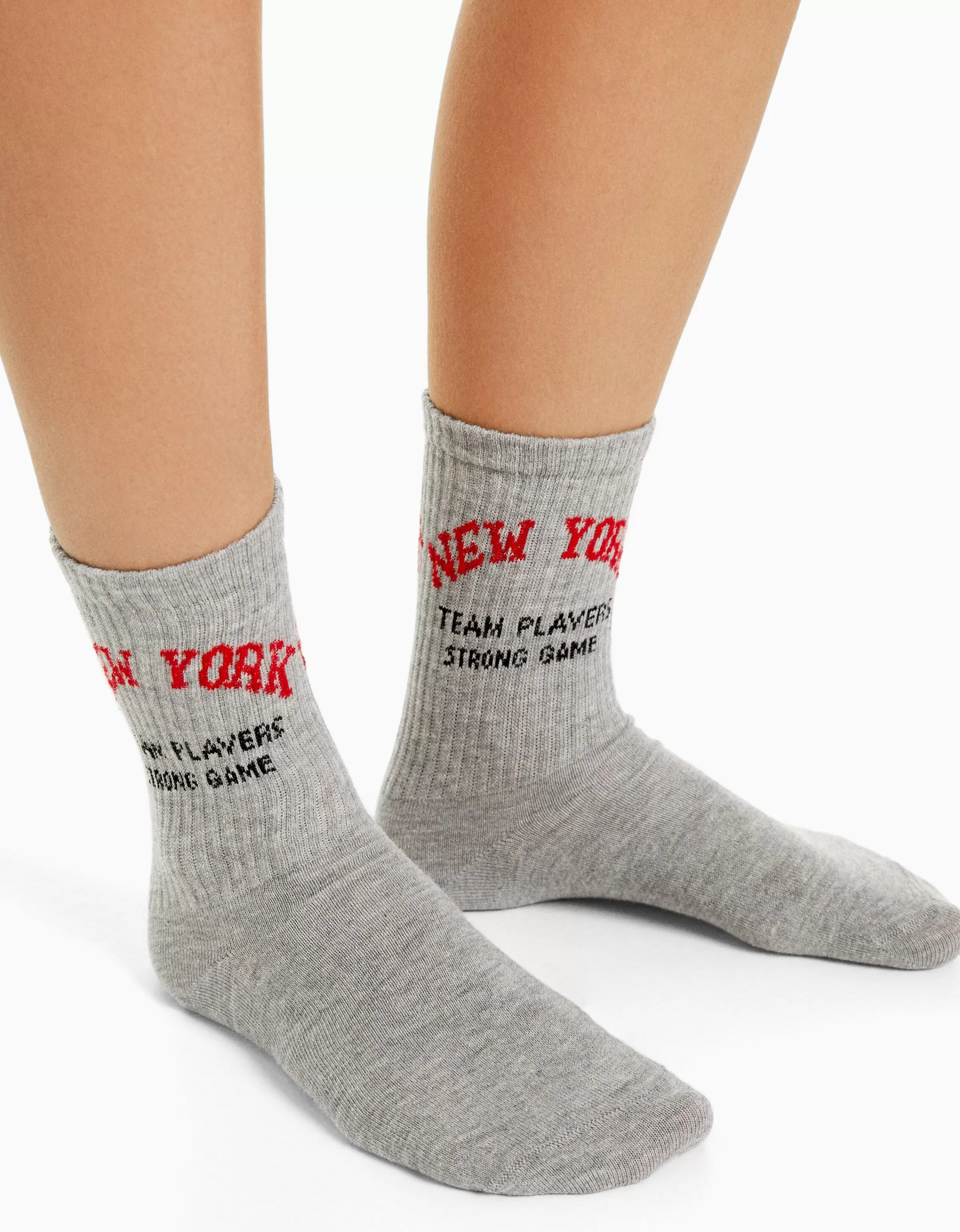 BERSHKA - Calzini Sportivi Unisex Grigio Antracite, Confezione da 3 Paia, Comfort Ottimale per Tutto il Giorno