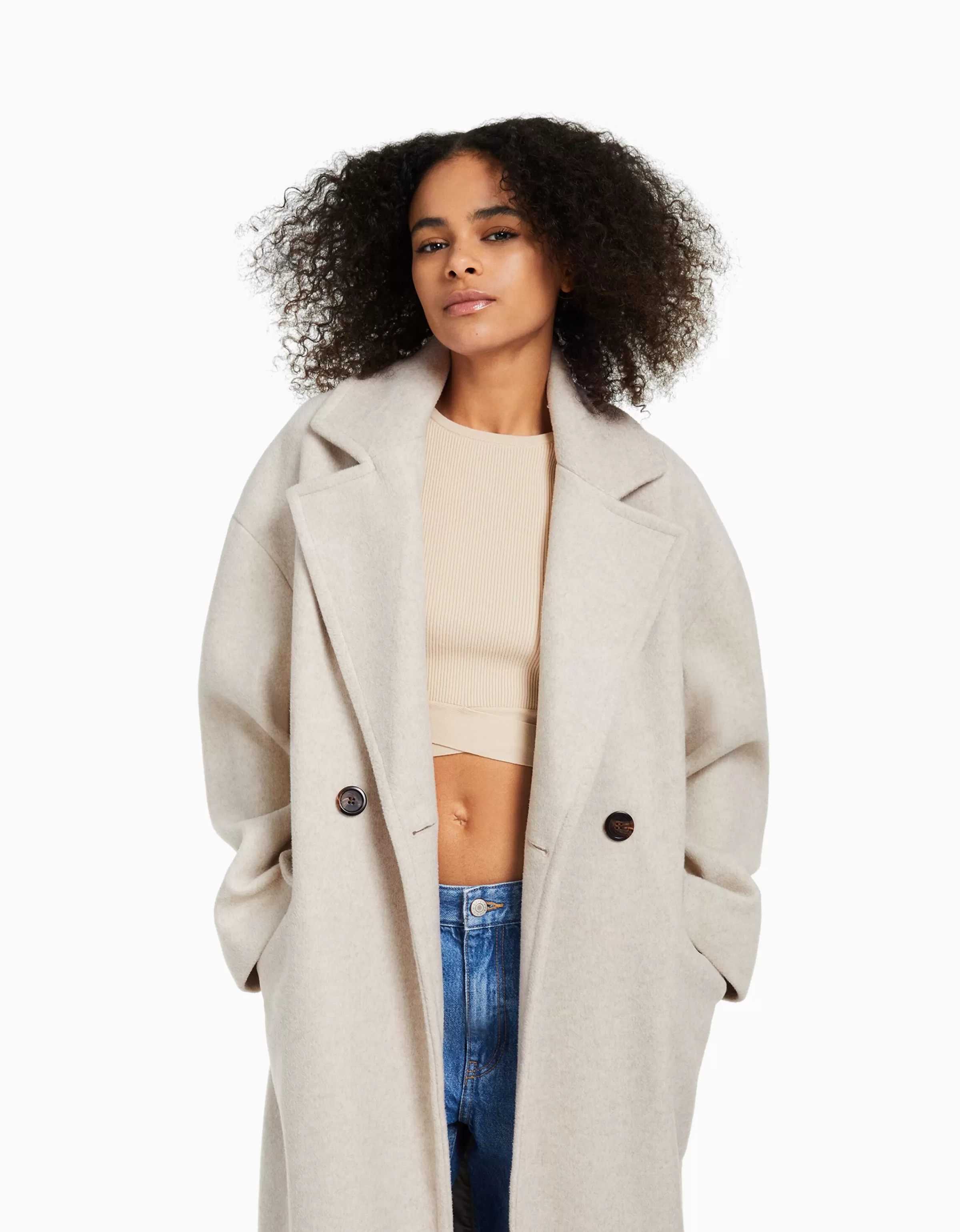 Cappotto oversize lungo in Nero Bershka - Design comodo e linee morbide dall'effetto cadente