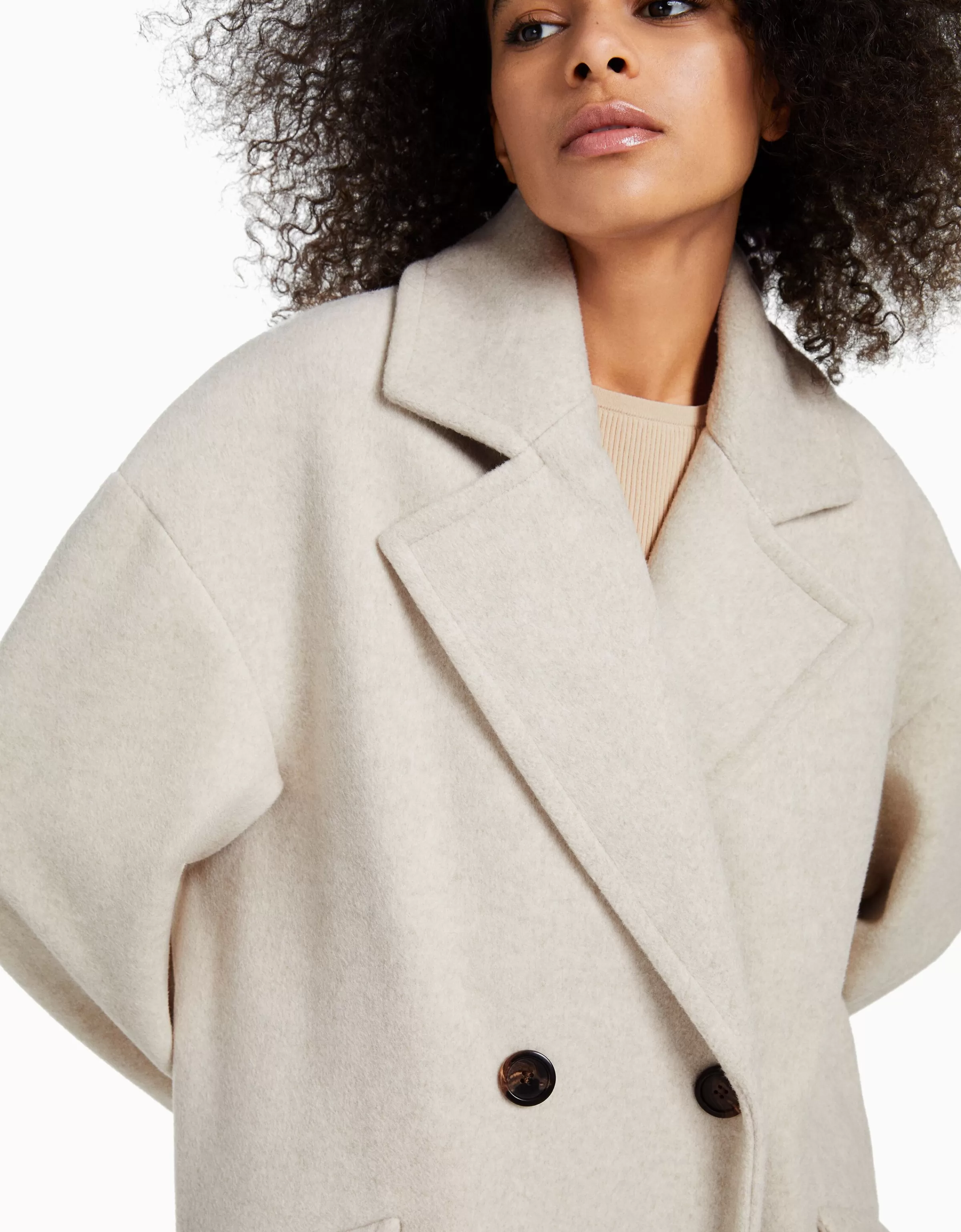 Cappotto oversize lungo in Nero Bershka - Design comodo e linee morbide dall'effetto cadente