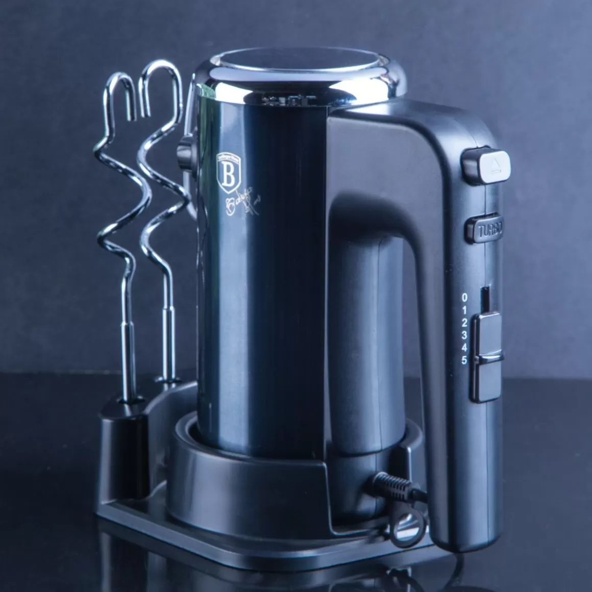 BERLINGER HAUS Frullatore Manuale 300W - Design Azzurro Acquamarina con Impugnatura Ergonomica



Mixer Manuale Professionale BERLINGER HAUS 300 Watt - Colore Acquamarina per Impasti Domestici

(，，)