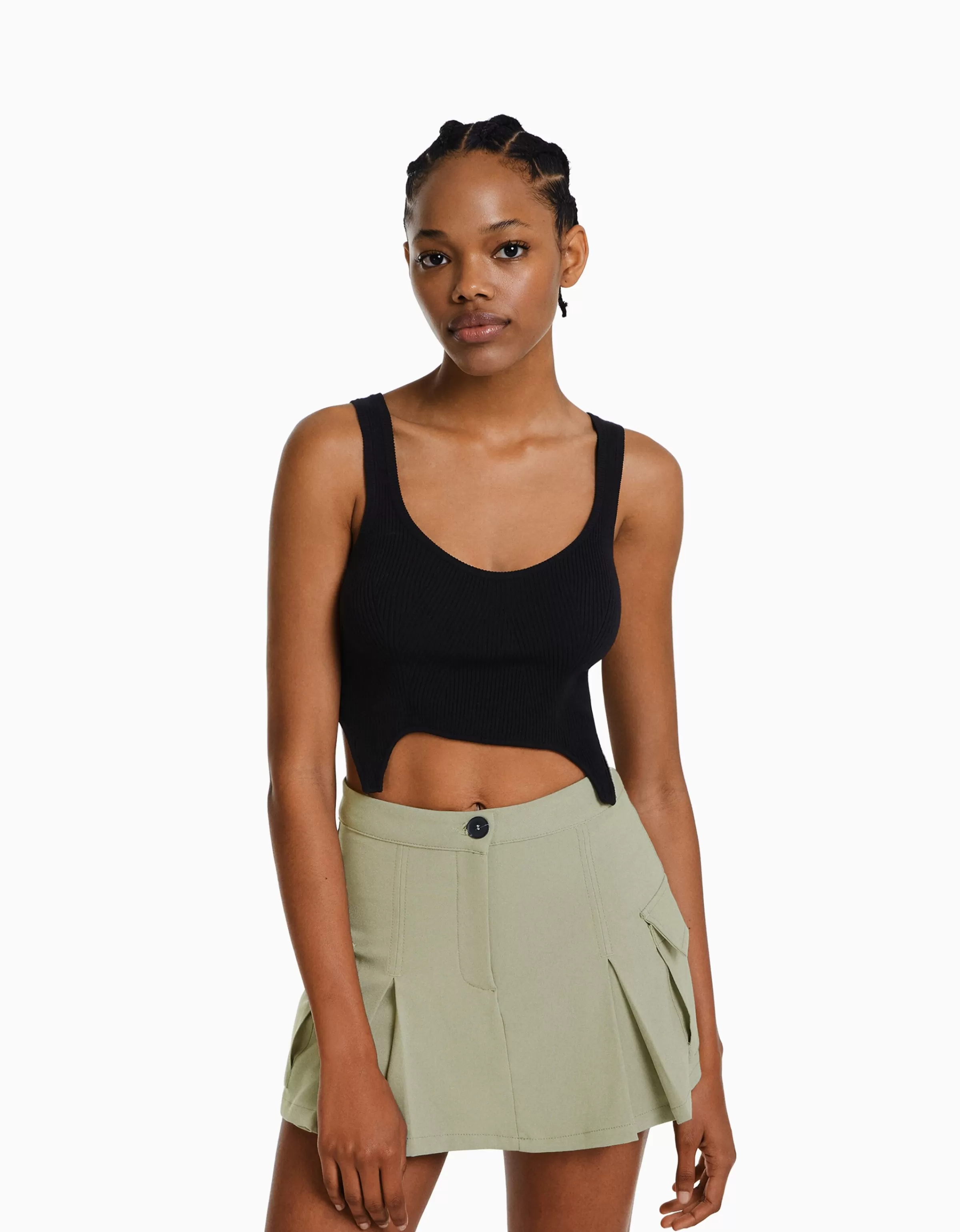 BERSHKA Minigonna Cargo con Tasche Funzionali in Tonalità Cachi - Design Moderno e Pratico