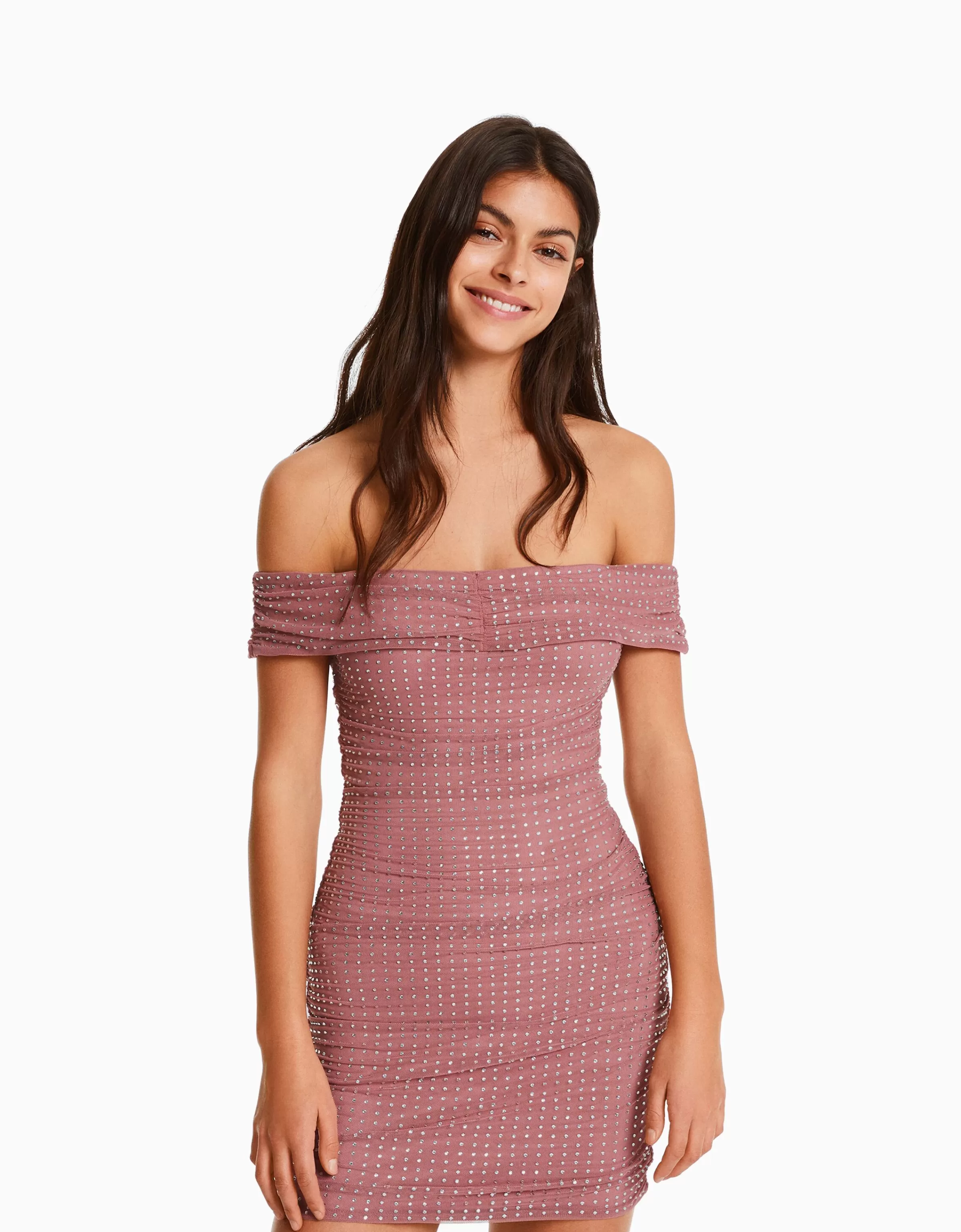 Abito corto in pizzo rosa con scollo a barchetta - Look estivo casual chic by Bershka