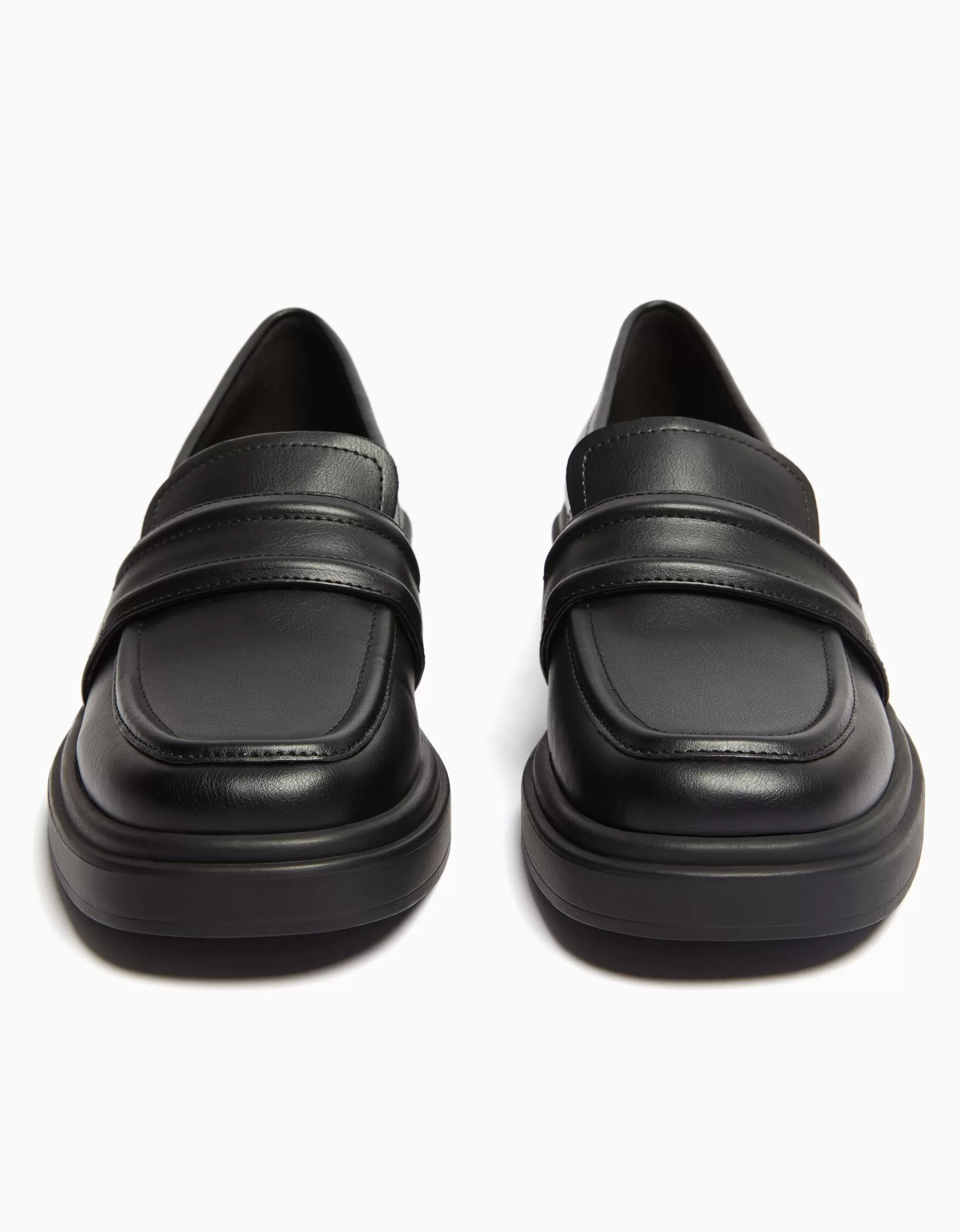 BERSHKA - Mocassini minimal con fibbia, scarpe basse comode in nero per look quotidiani eleganti