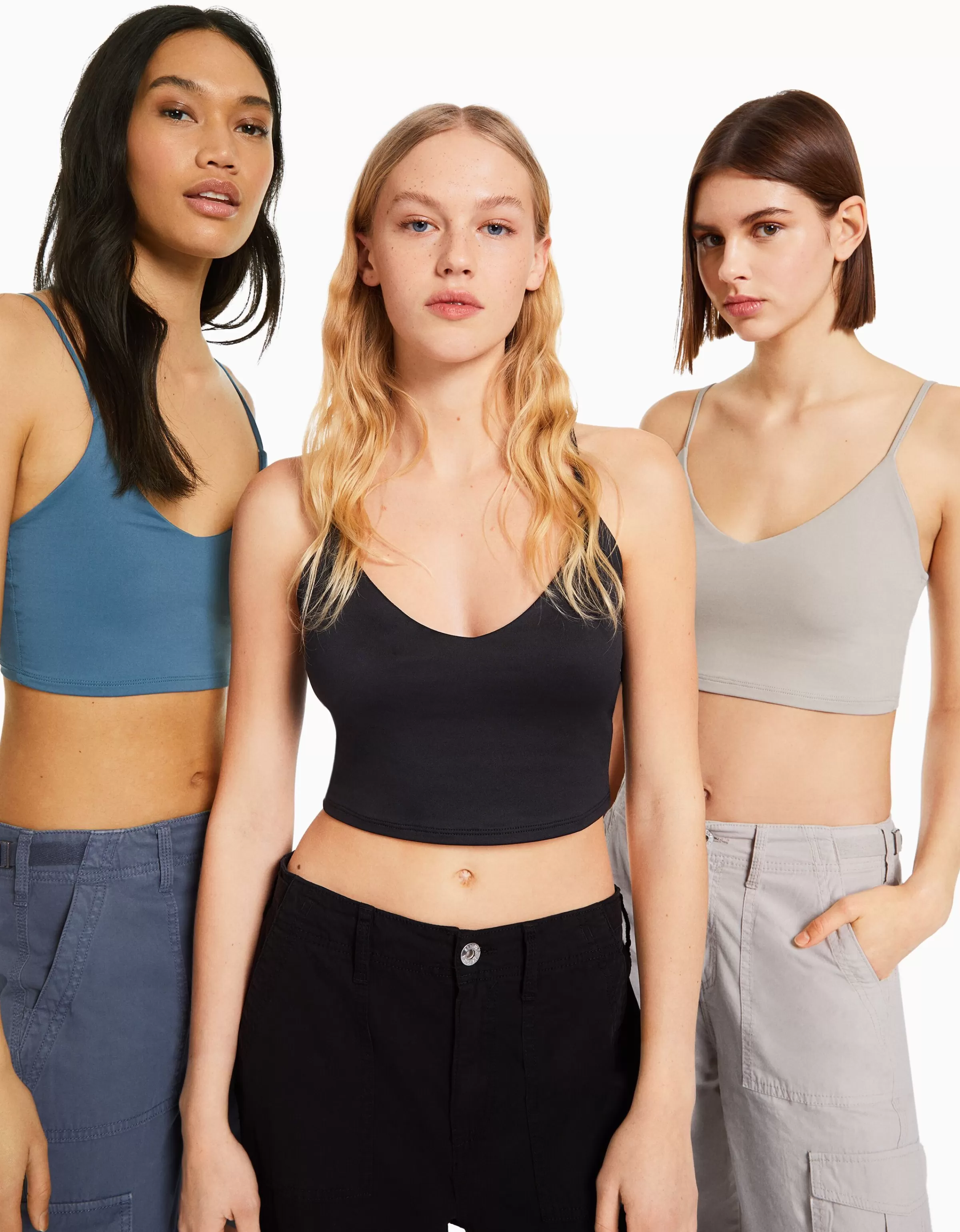 BERSHKA - Set da 3 top corti con bretelle in edizione arcobaleno

(：，