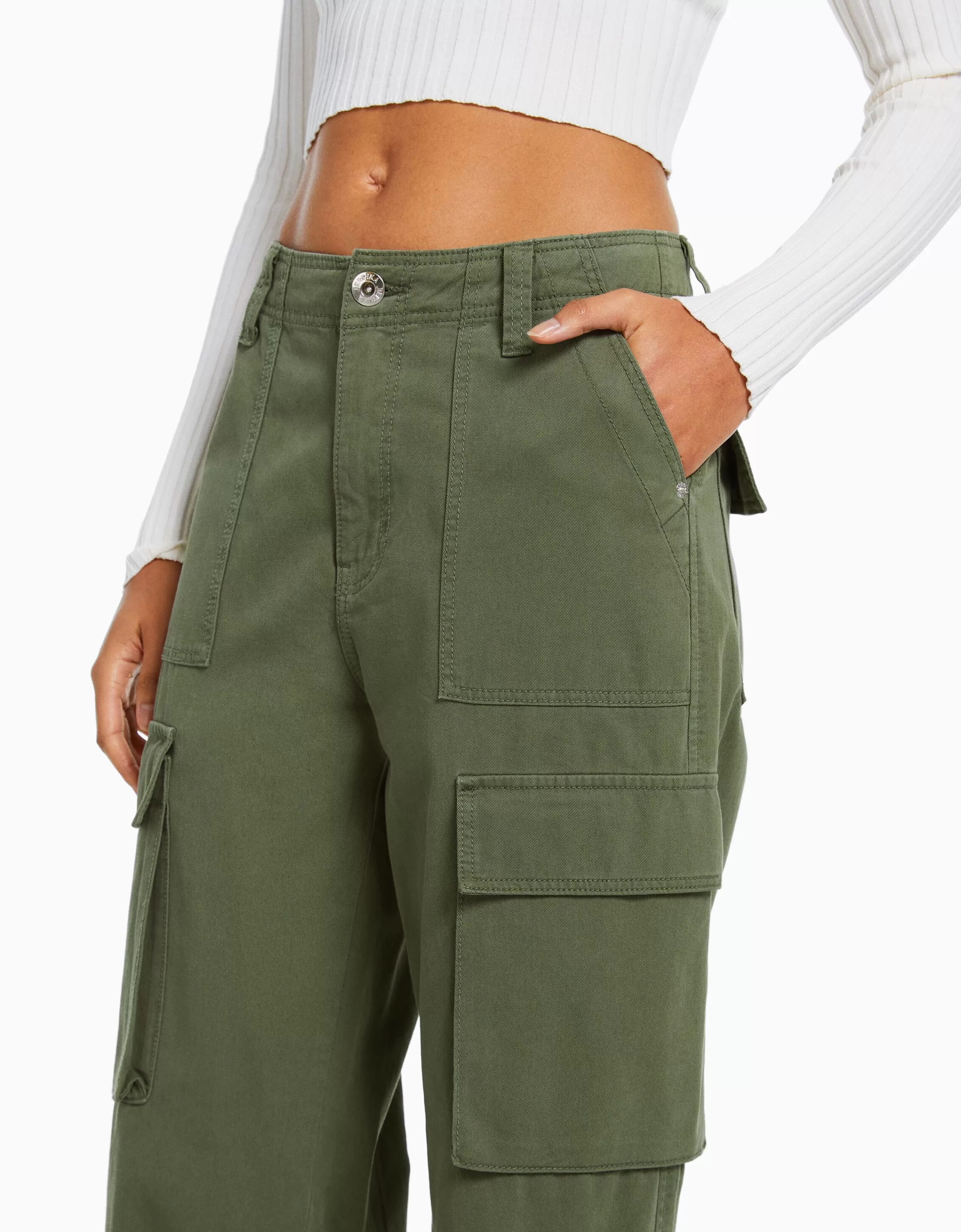 BERSHKA - Pantaloni Cargo Dritti in Nero, Taglio Moderno e Confortevole per Look Urbani