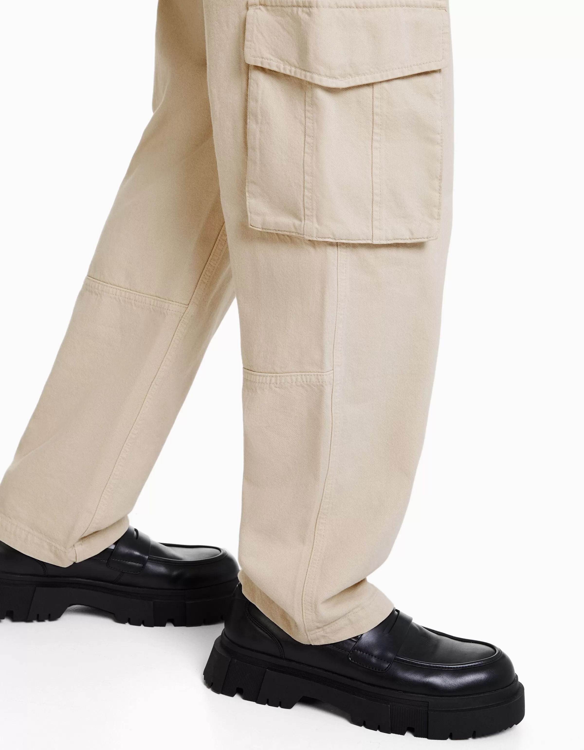 BERSHKA Pantaloni cargo militare in cotone beige - Taglio oversize comodo per look urbani