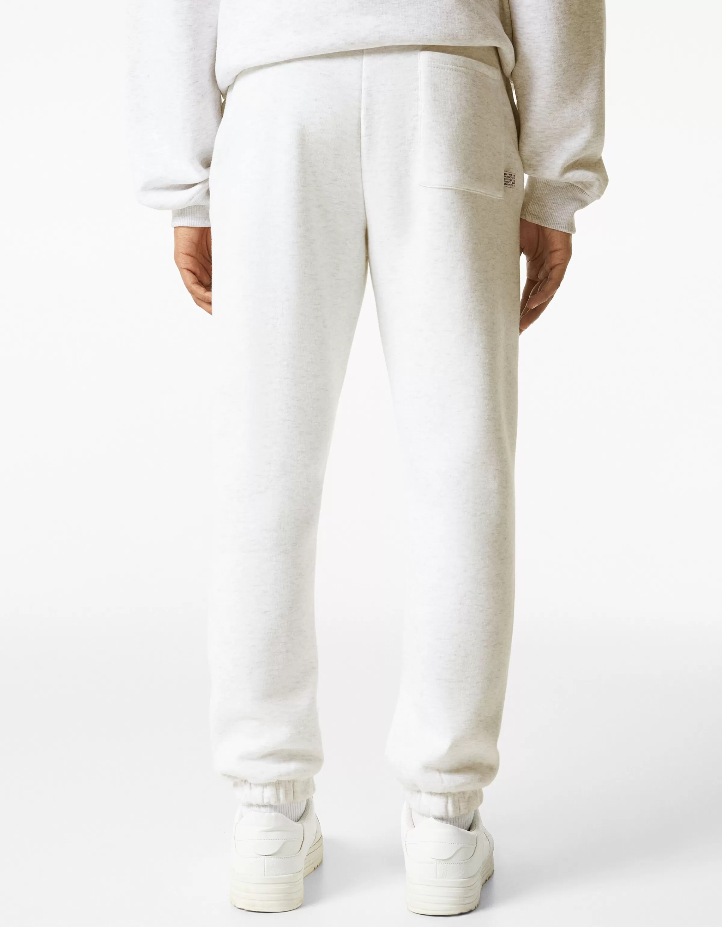 BERSHKA - Pantaloni Jogger in Pile Morbido Nero, Ideali per il Tempo Libero