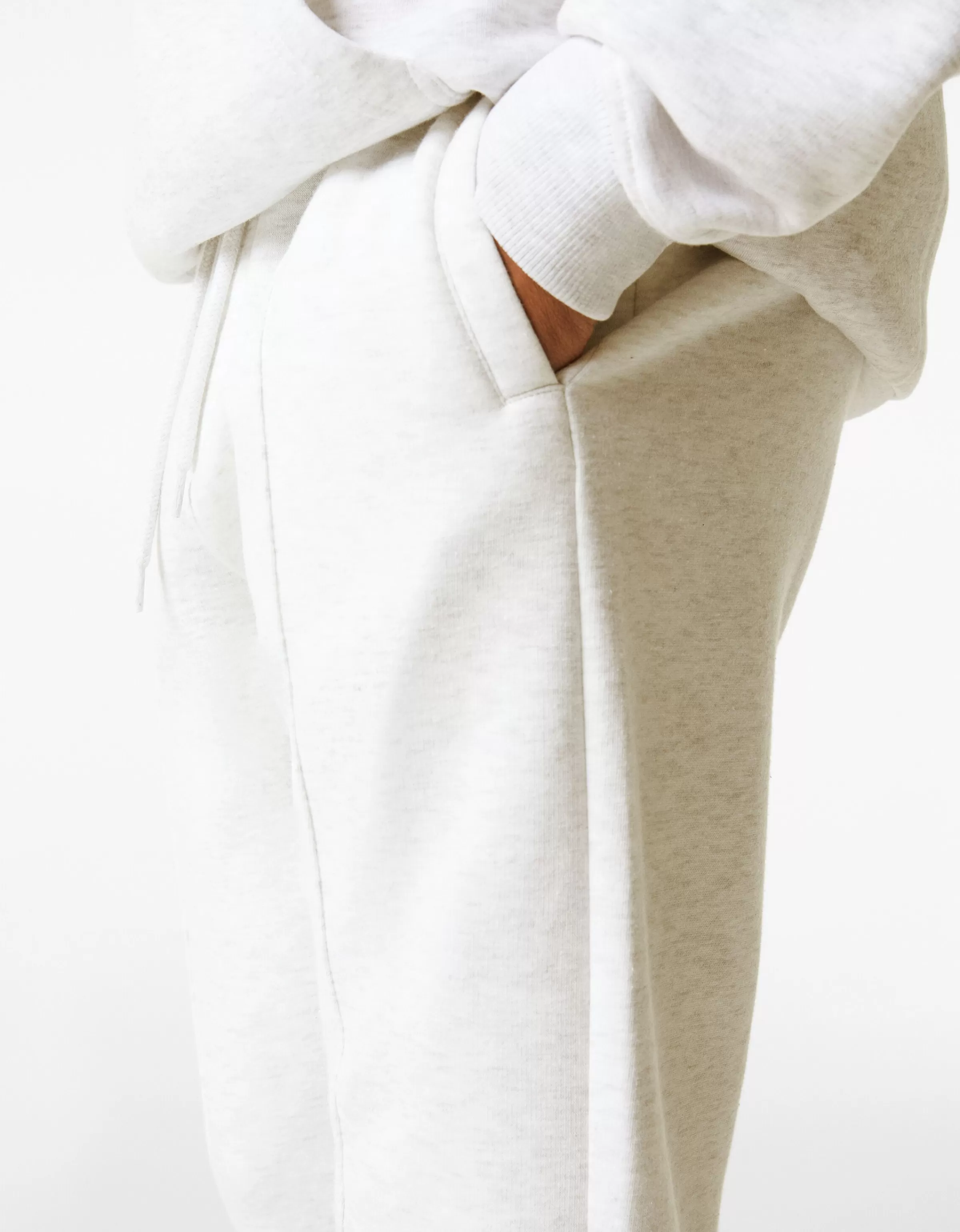 BERSHKA - Pantaloni Jogger in Pile Morbido Nero, Ideali per il Tempo Libero