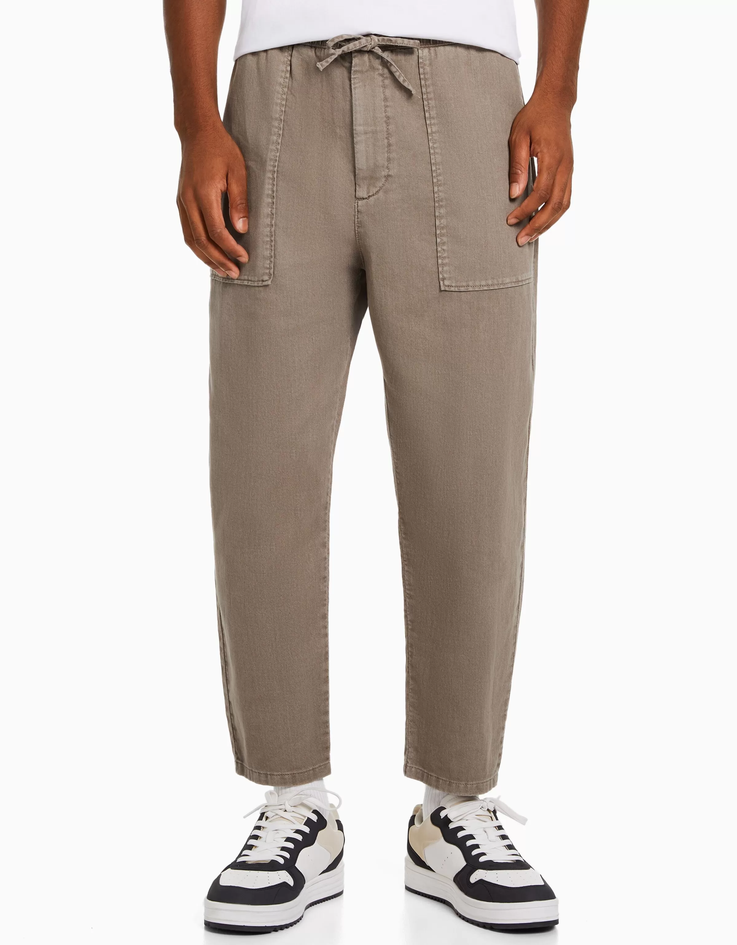 BERSHKA Pantaloni ampio fit artigianale in tessuto morbido - Bianco naturale