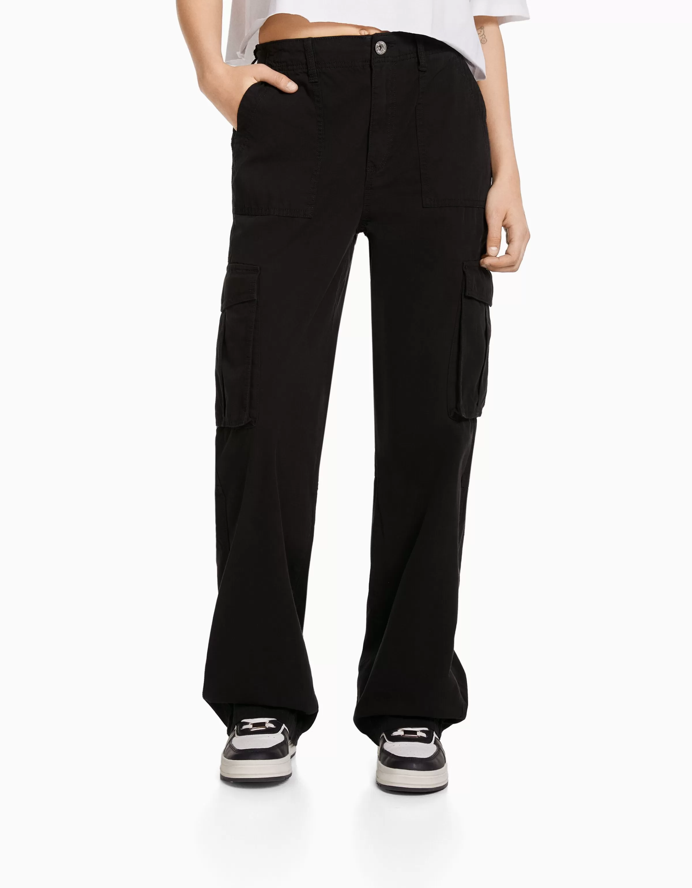 BERSHKA Pantaloni Cargo Dritti con Vita Regolabile - Nero Assoluto per Stile Urbano 

(：