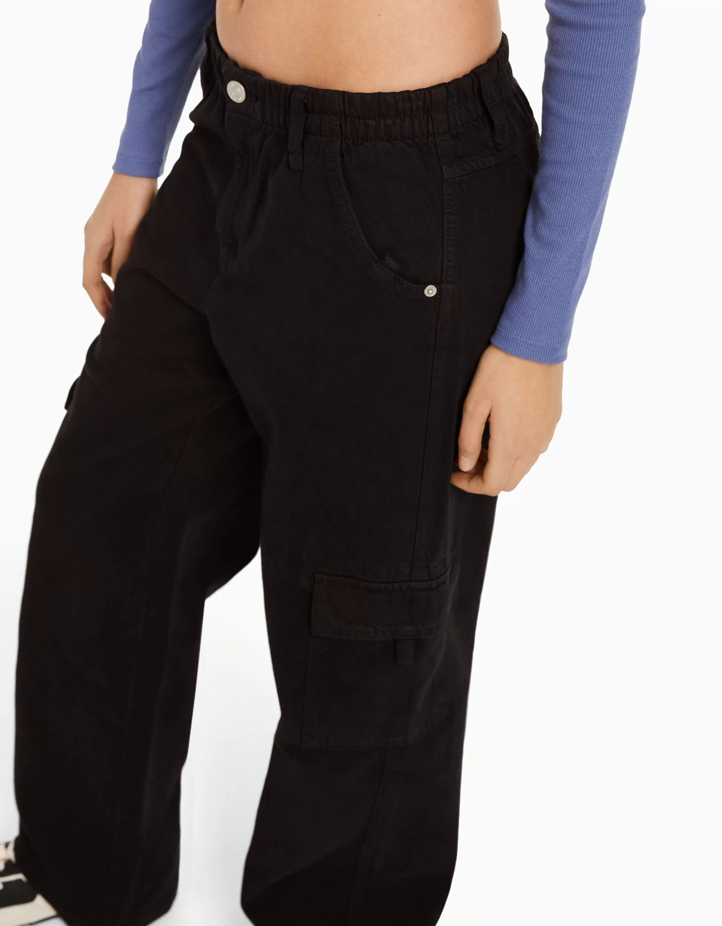 BERSHKA Pantaloni cargo parachute con vita elastica - Modello straight in sergé azzurro cielo, design urban chic per look rilassati