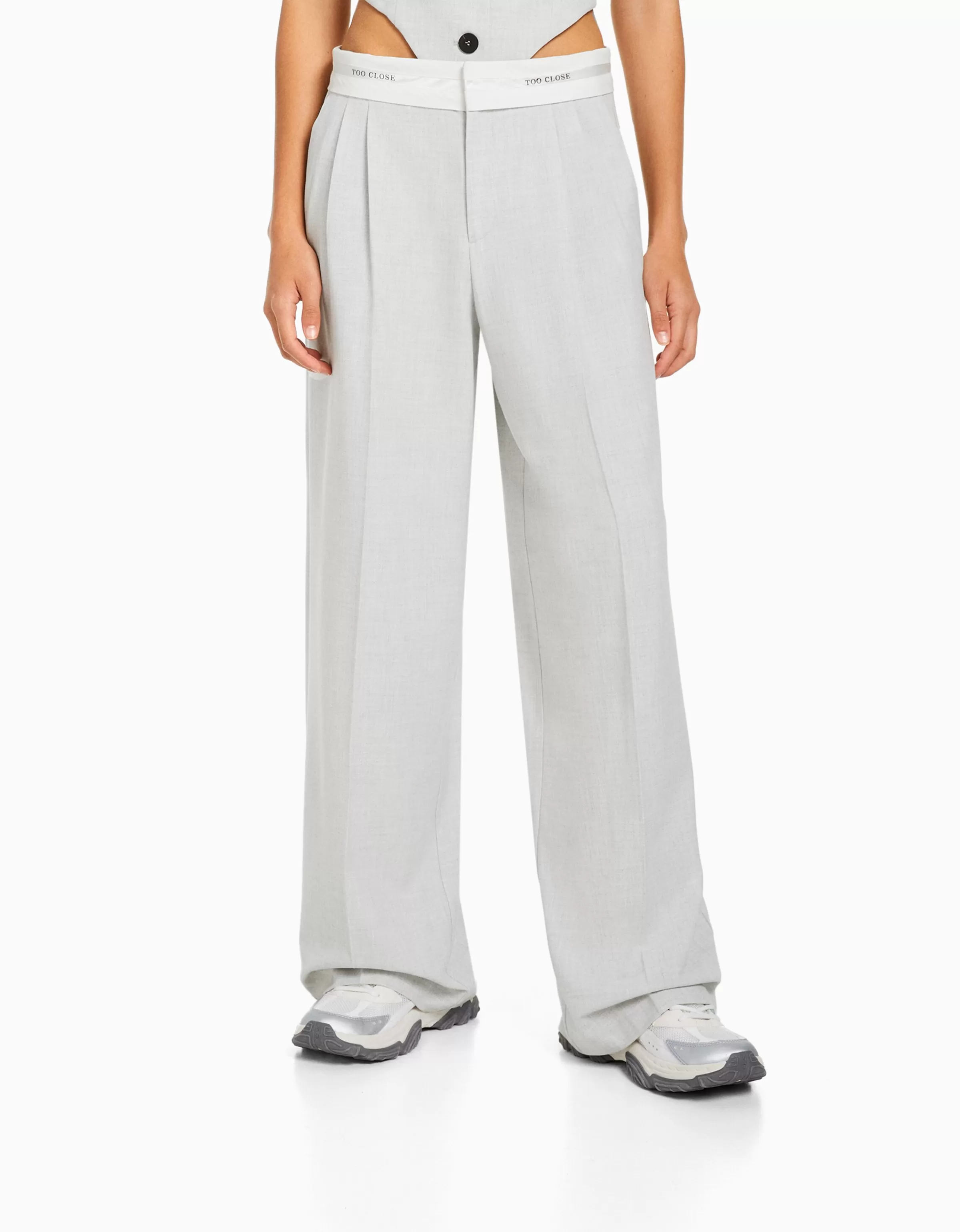 Pantaloni casual in tessuto sartoriale con fantasia grigia - Bershka