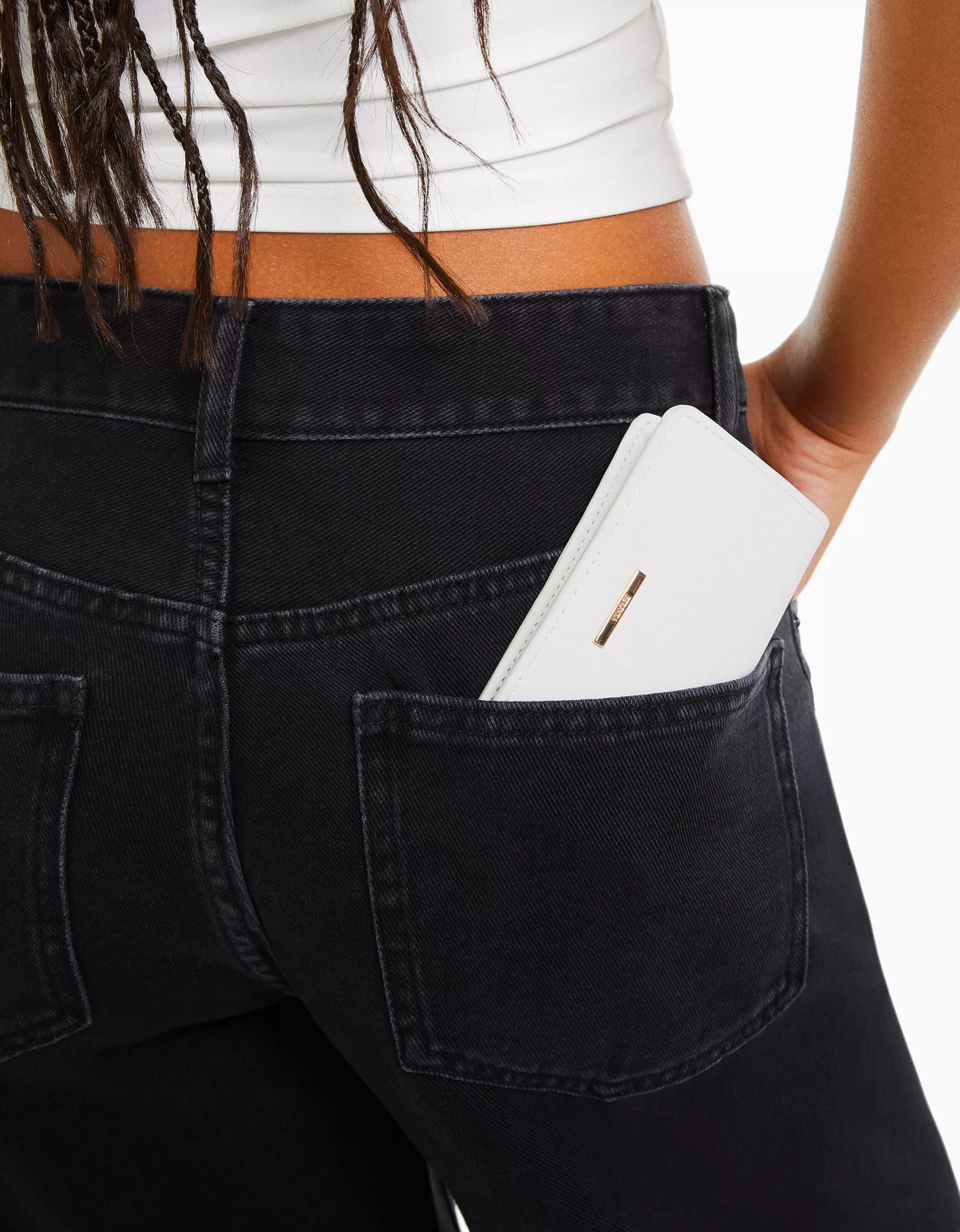 BERSHKA Portafoglio Minimalista Nero - Design Essenziale per Stile Quotidiano